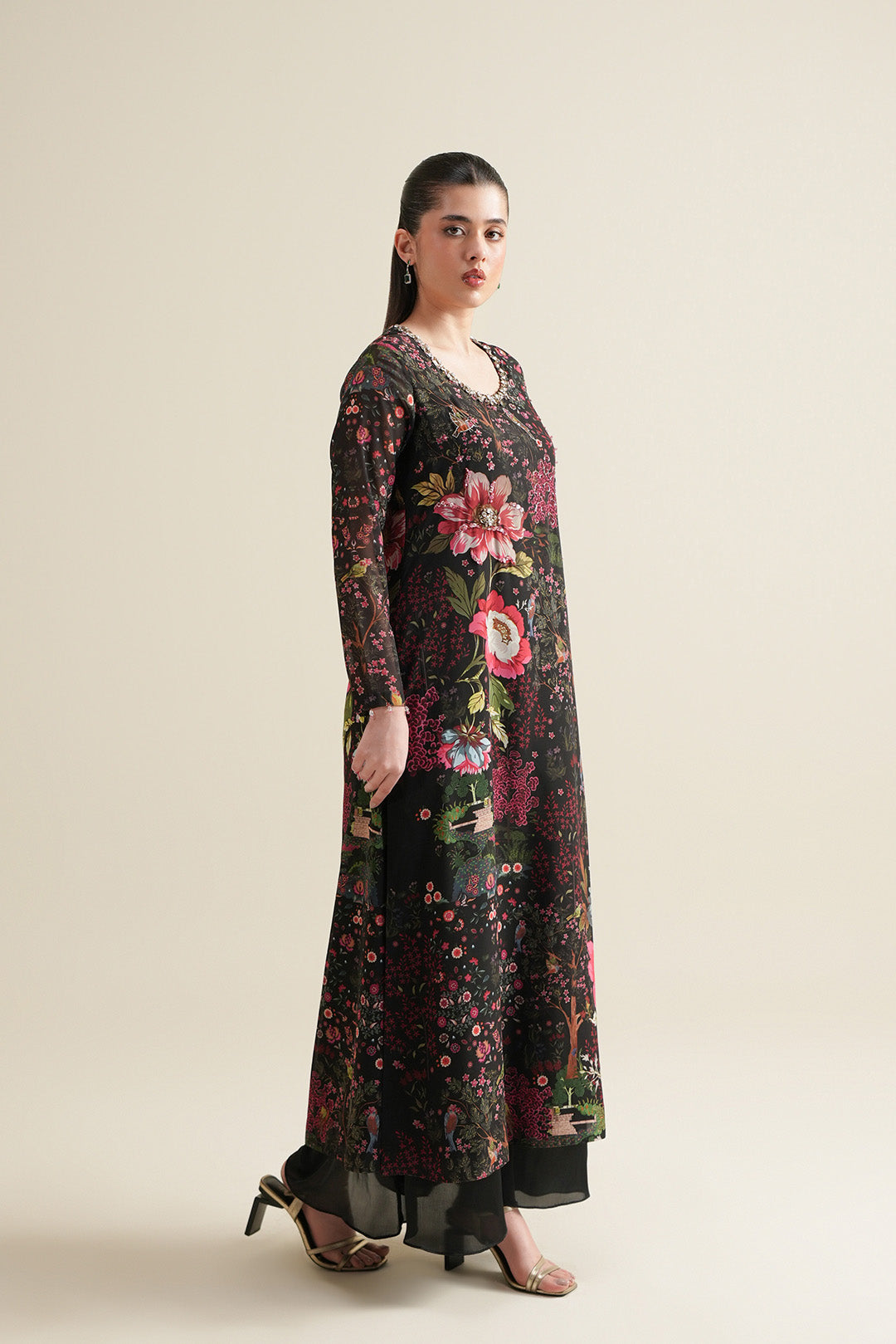https://cdn.shopify.com/s/files/1/0611/8585/1568/files/W.SS26.079.T-3.jpg?v=1772105991