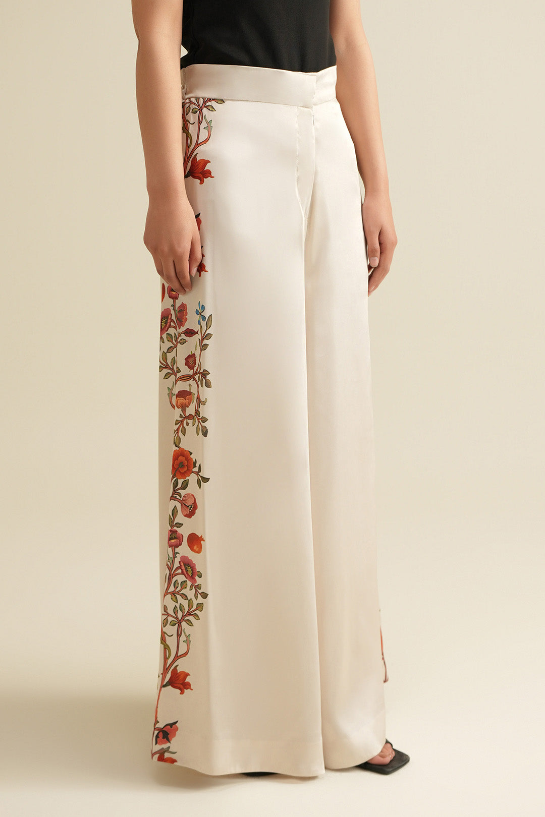 https://cdn.shopify.com/s/files/1/0611/8585/1568/files/W.SS26.094.P-2.jpg?v=1772106637