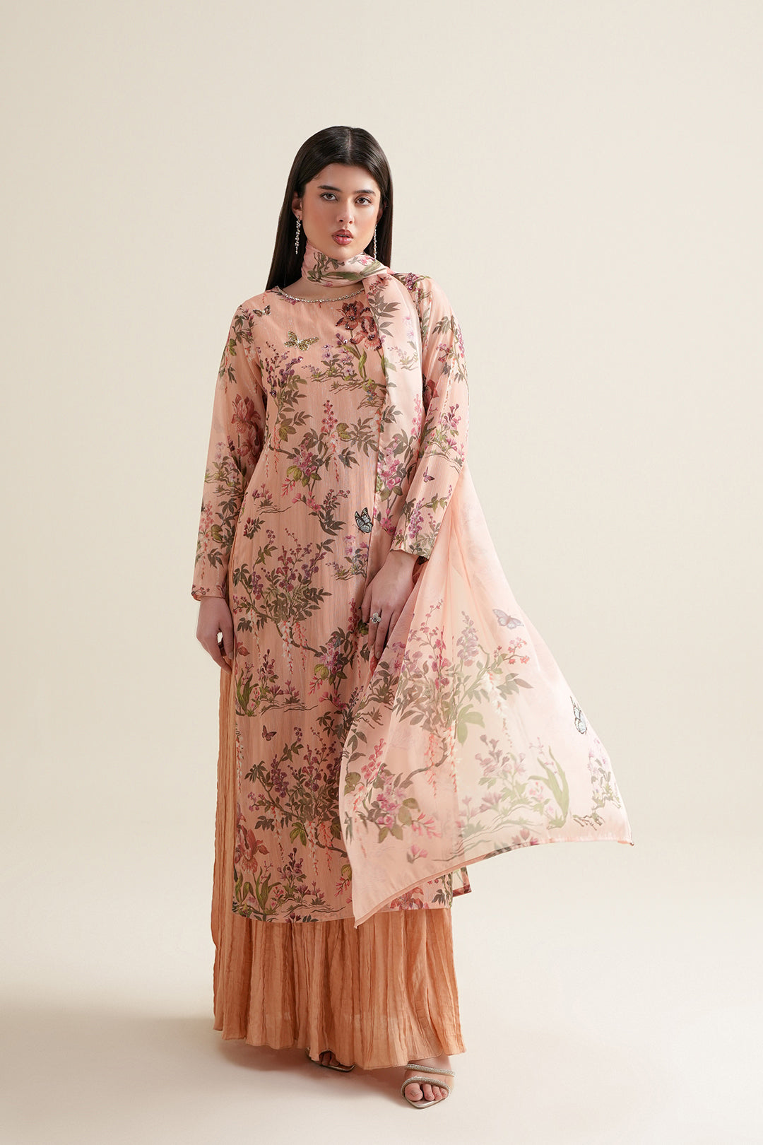 https://cdn.shopify.com/s/files/1/0611/8585/1568/files/W.SS26.105.T-1.jpg?v=1771499006