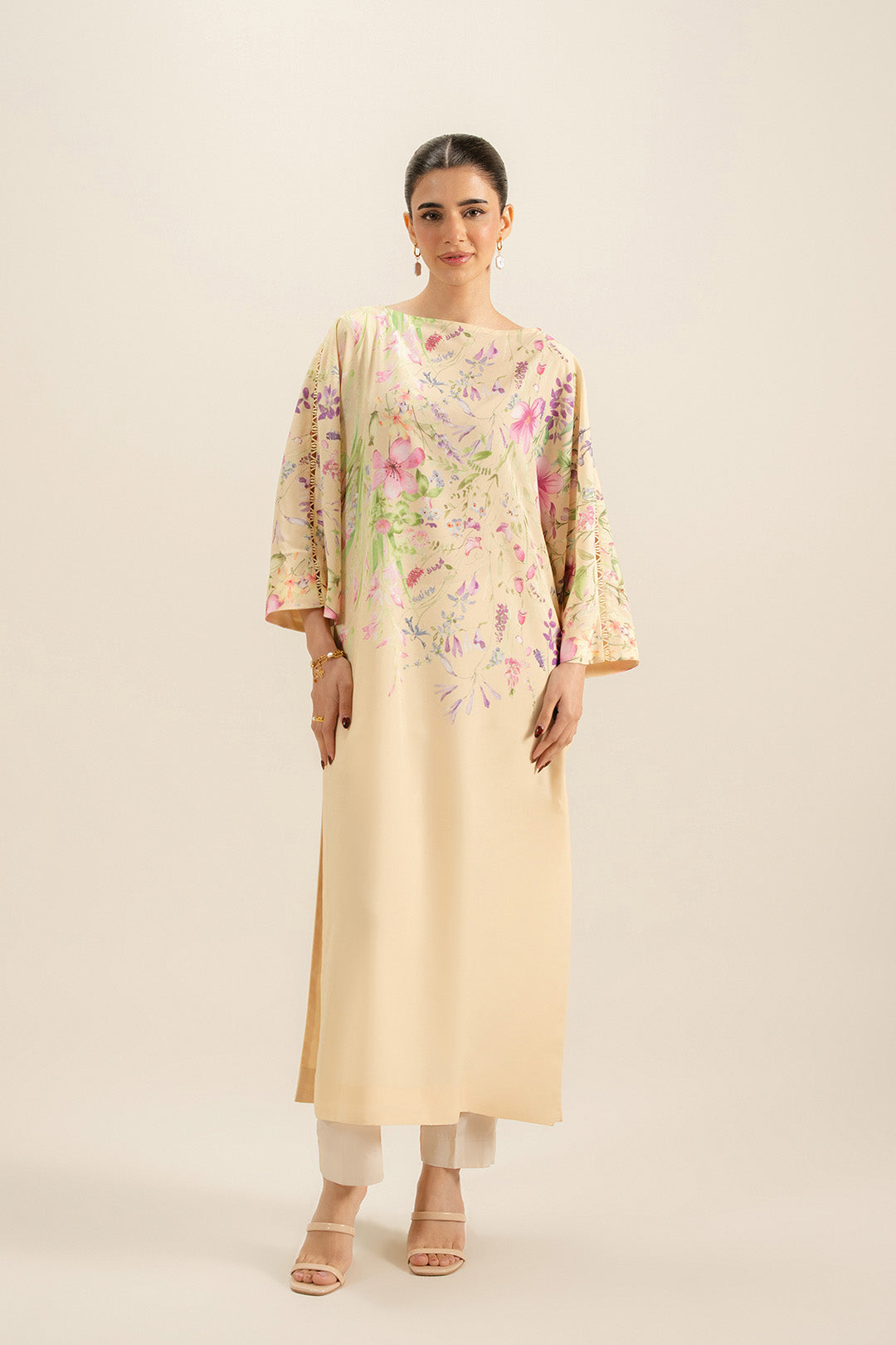 https://cdn.shopify.com/s/files/1/0611/8585/1568/files/W.SS26.121.T-1.jpg?v=1770206442