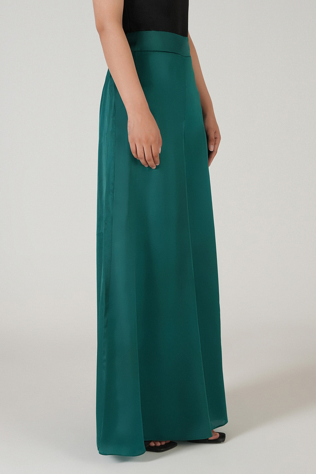 https://cdn.shopify.com/s/files/1/0611/8585/1568/files/W.SS26.146.P-1.jpg?v=1778831926