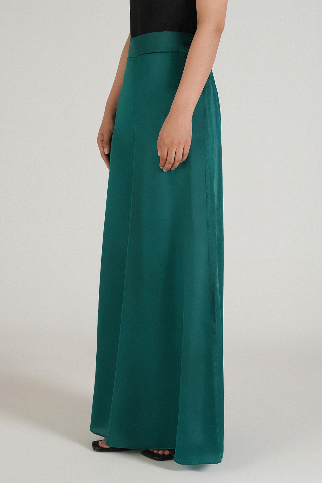 https://cdn.shopify.com/s/files/1/0611/8585/1568/files/W.SS26.146.P-2.jpg?v=1778831926