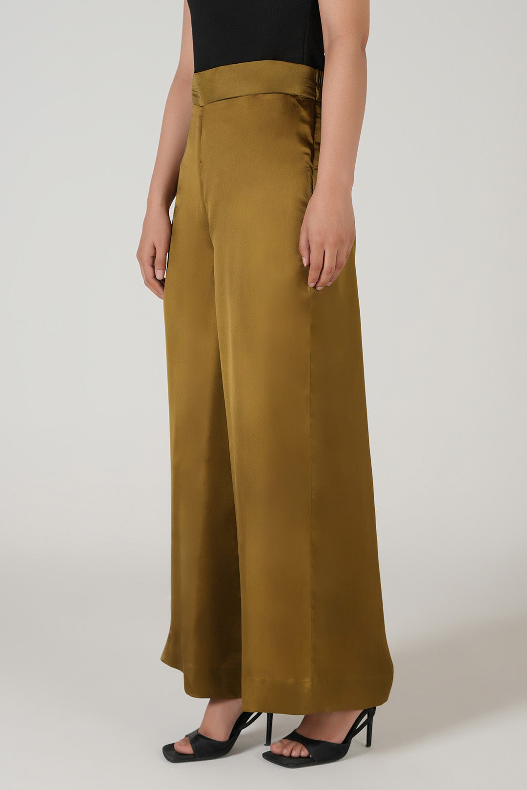 https://cdn.shopify.com/s/files/1/0611/8585/1568/files/W.SS26.149.P-2.jpg?v=1778831978