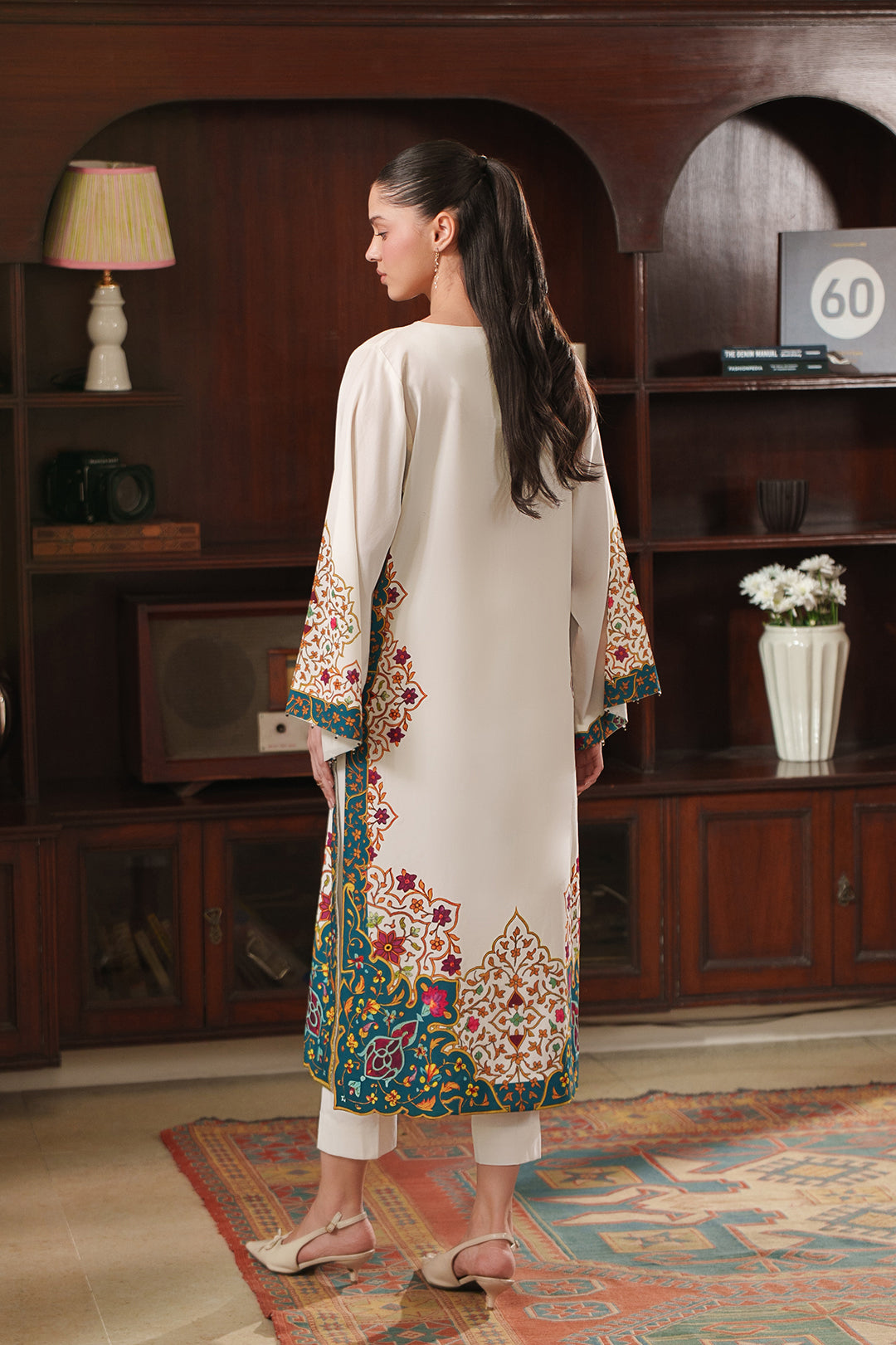https://cdn.shopify.com/s/files/1/0611/8585/1568/files/W.SS26.162.T-4.jpg?v=1777012516