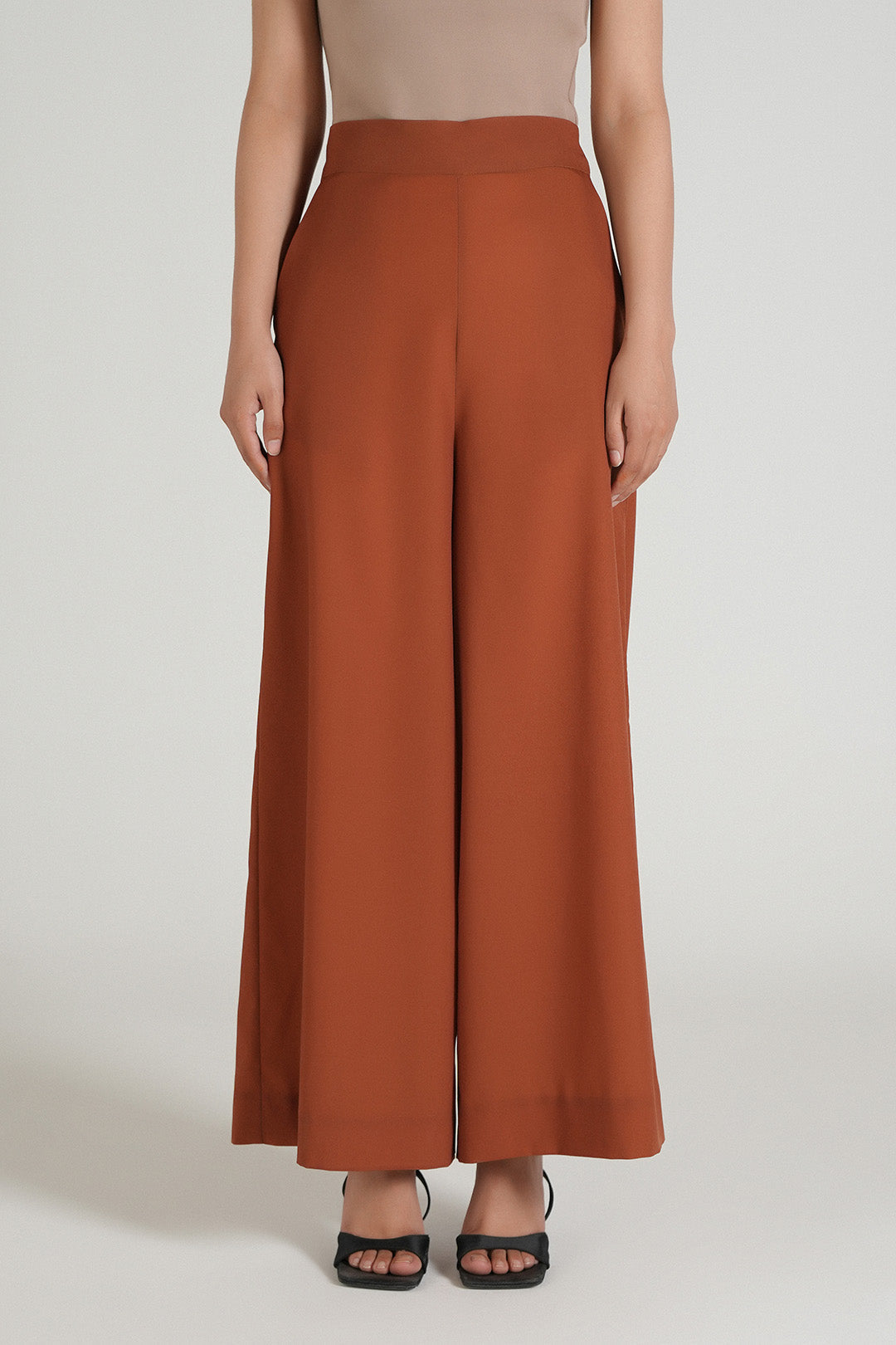https://cdn.shopify.com/s/files/1/0611/8585/1568/files/W.SS26.170.P-3.jpg?v=1777023422