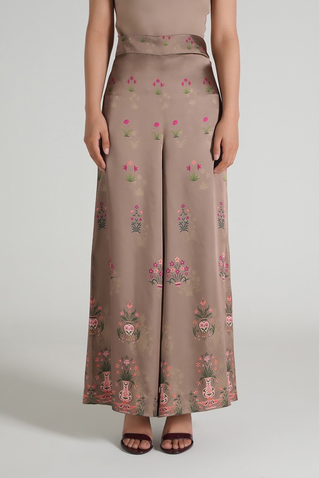https://cdn.shopify.com/s/files/1/0611/8585/1568/files/W.SS26.173.P-3.jpg?v=1777023516