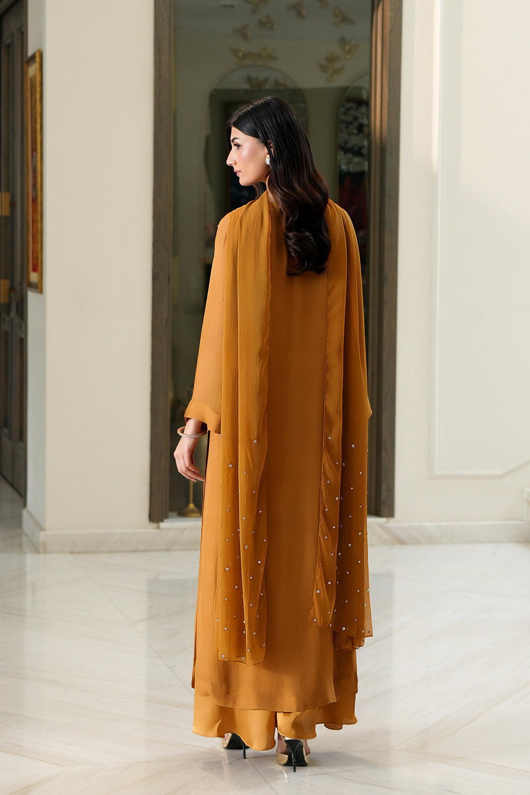 https://cdn.shopify.com/s/files/1/0611/8585/1568/files/W.SS26.200.T-4.jpg?v=1778133569