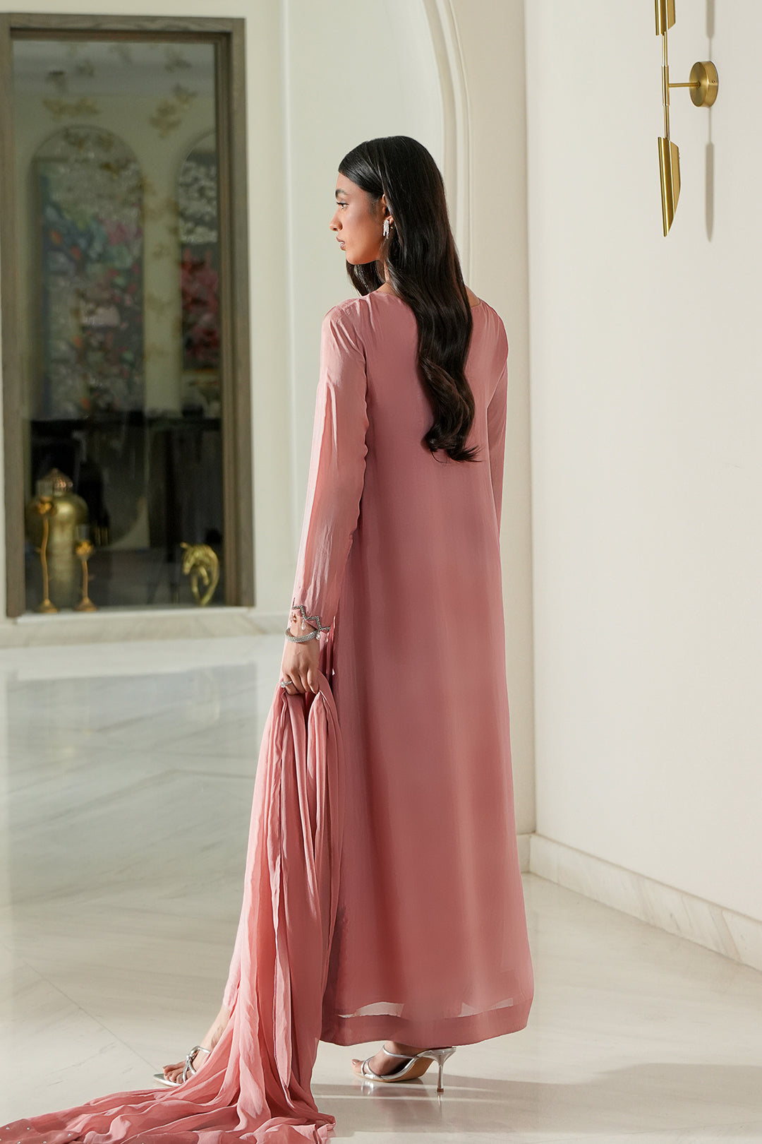https://cdn.shopify.com/s/files/1/0611/8585/1568/files/W.SS26.205.T-4.jpg?v=1778133814