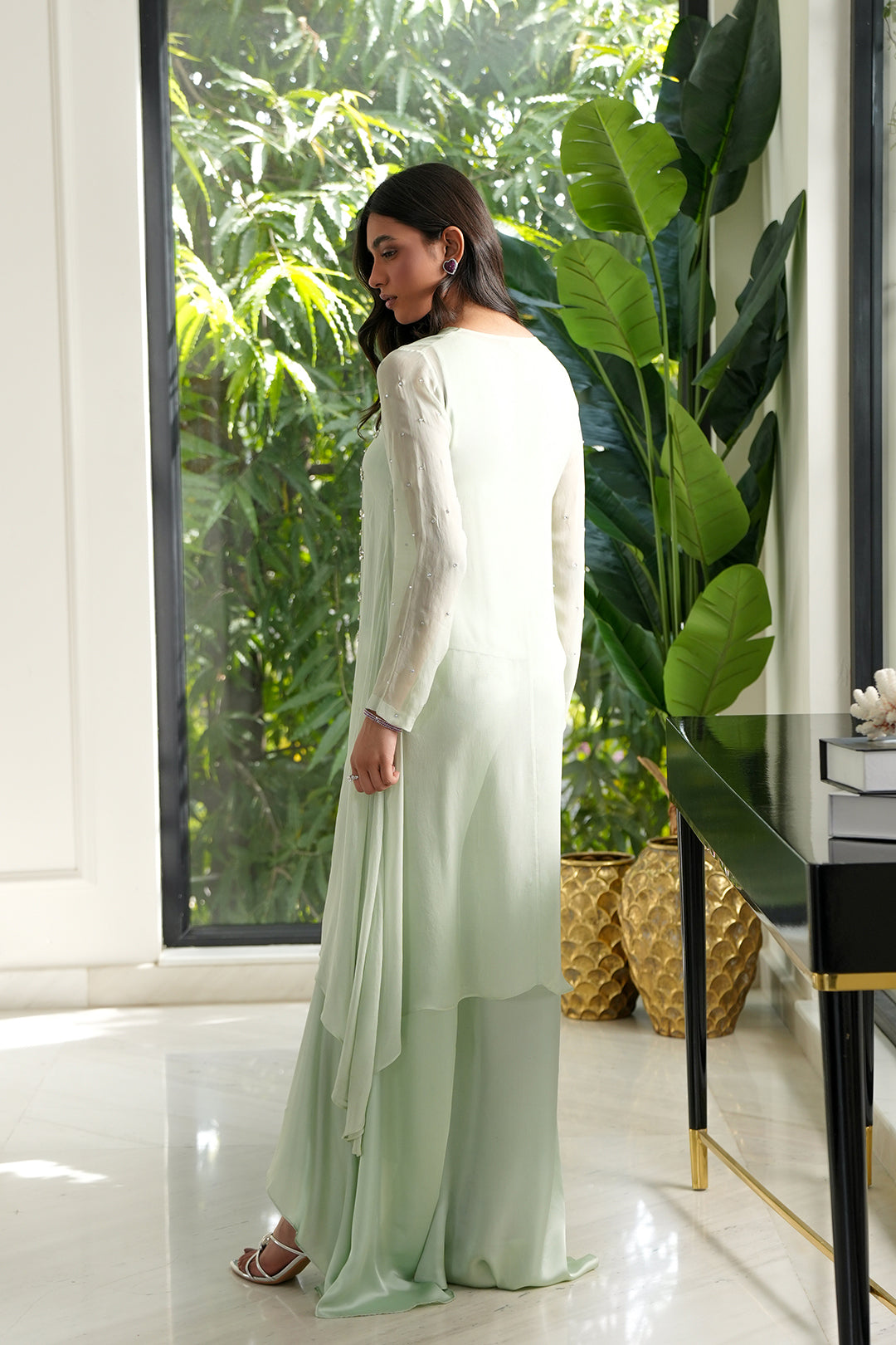 https://cdn.shopify.com/s/files/1/0611/8585/1568/files/W.SS26.208.T-4.jpg?v=1778133845
