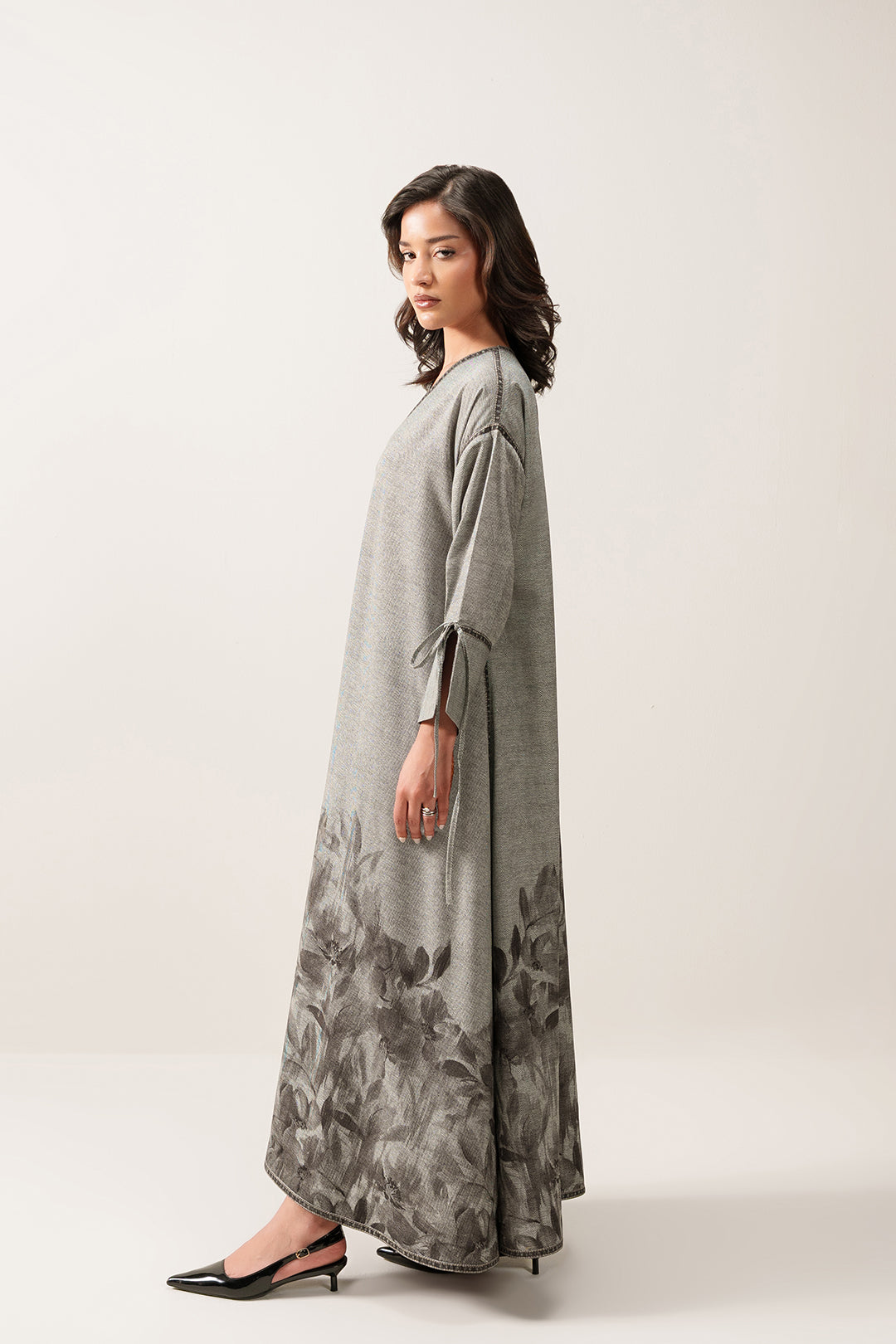 https://cdn.shopify.com/s/files/1/0611/8585/1568/files/W.SS26.327.T-3.jpg?v=1775196042