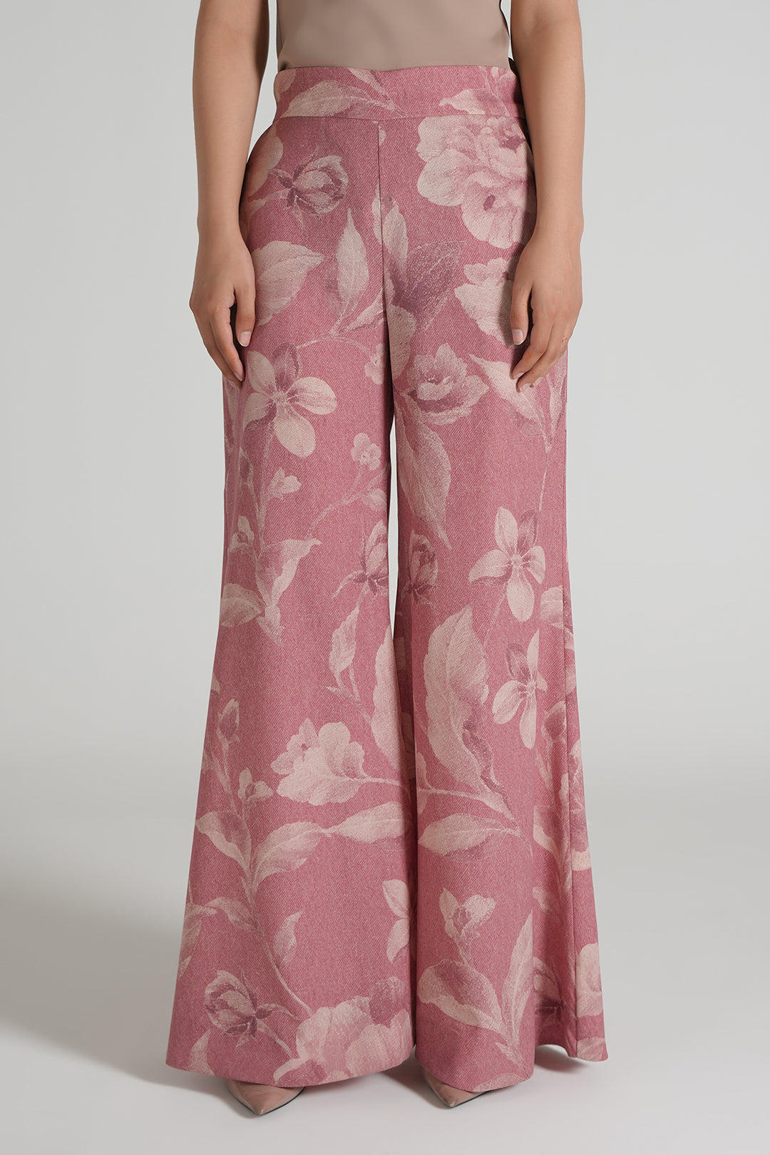 https://cdn.shopify.com/s/files/1/0611/8585/1568/files/W.SS26.345.P-3.jpg?v=1775196301