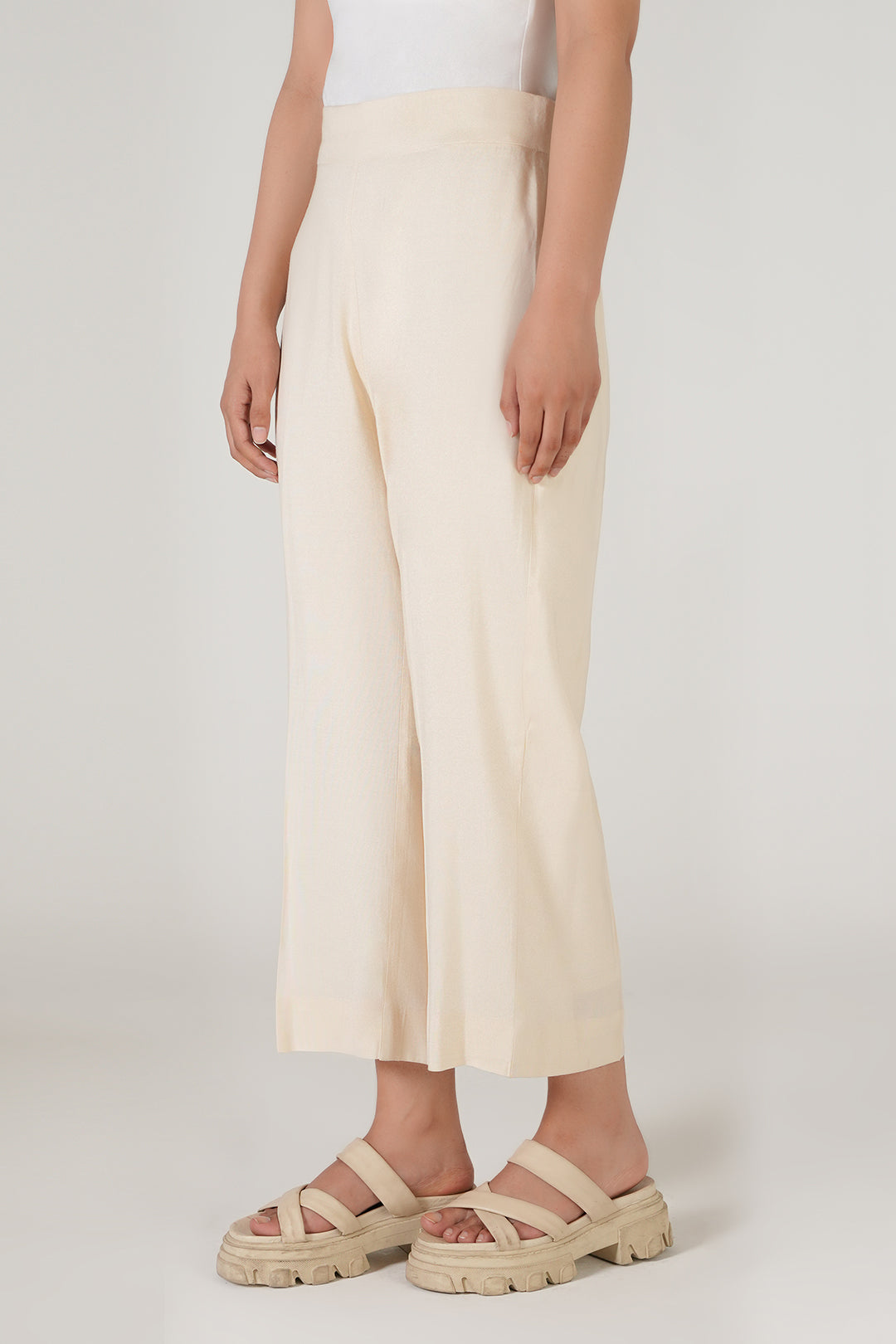 https://cdn.shopify.com/s/files/1/0611/8585/1568/files/W.SS26.371.P-2.jpg?v=1776417991