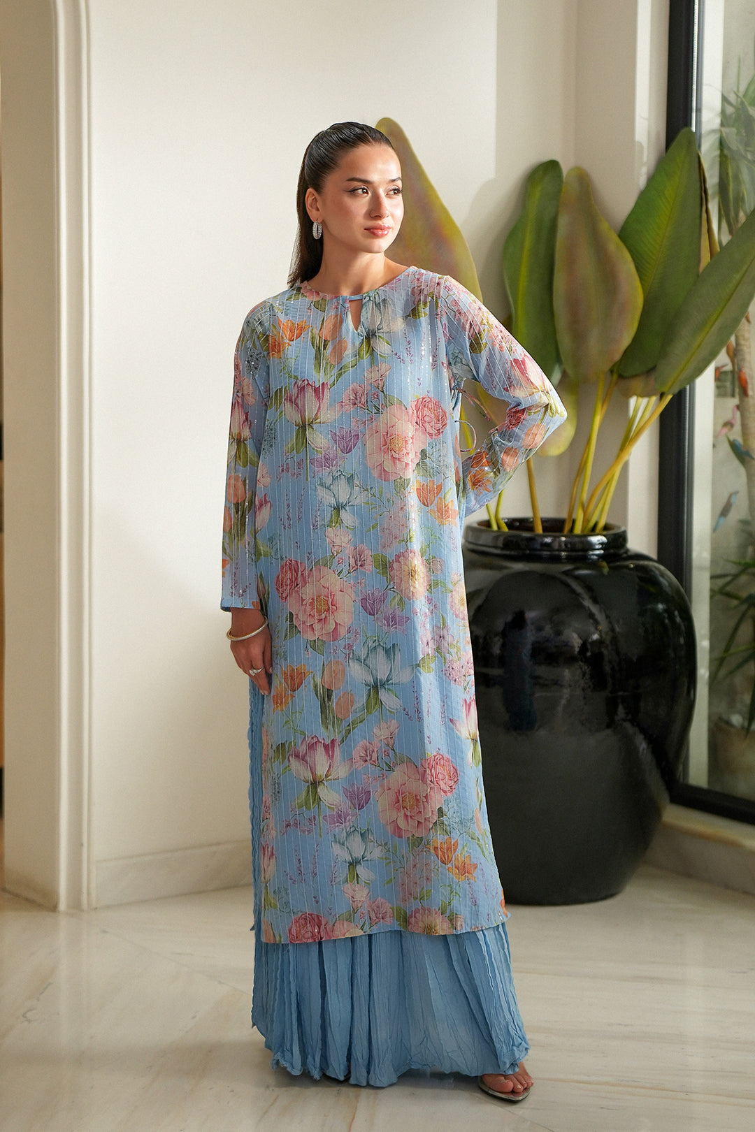 https://cdn.shopify.com/s/files/1/0611/8585/1568/files/W.SS26.420.T-1.jpg?v=1778134043