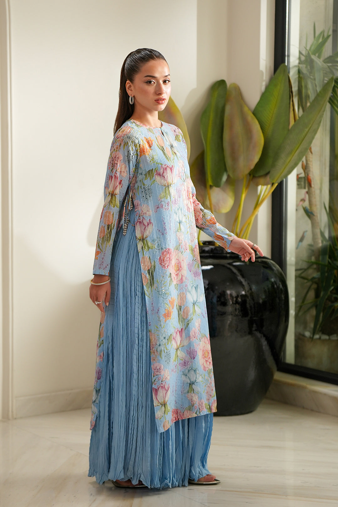 https://cdn.shopify.com/s/files/1/0611/8585/1568/files/W.SS26.420.T-3.jpg?v=1778134043
