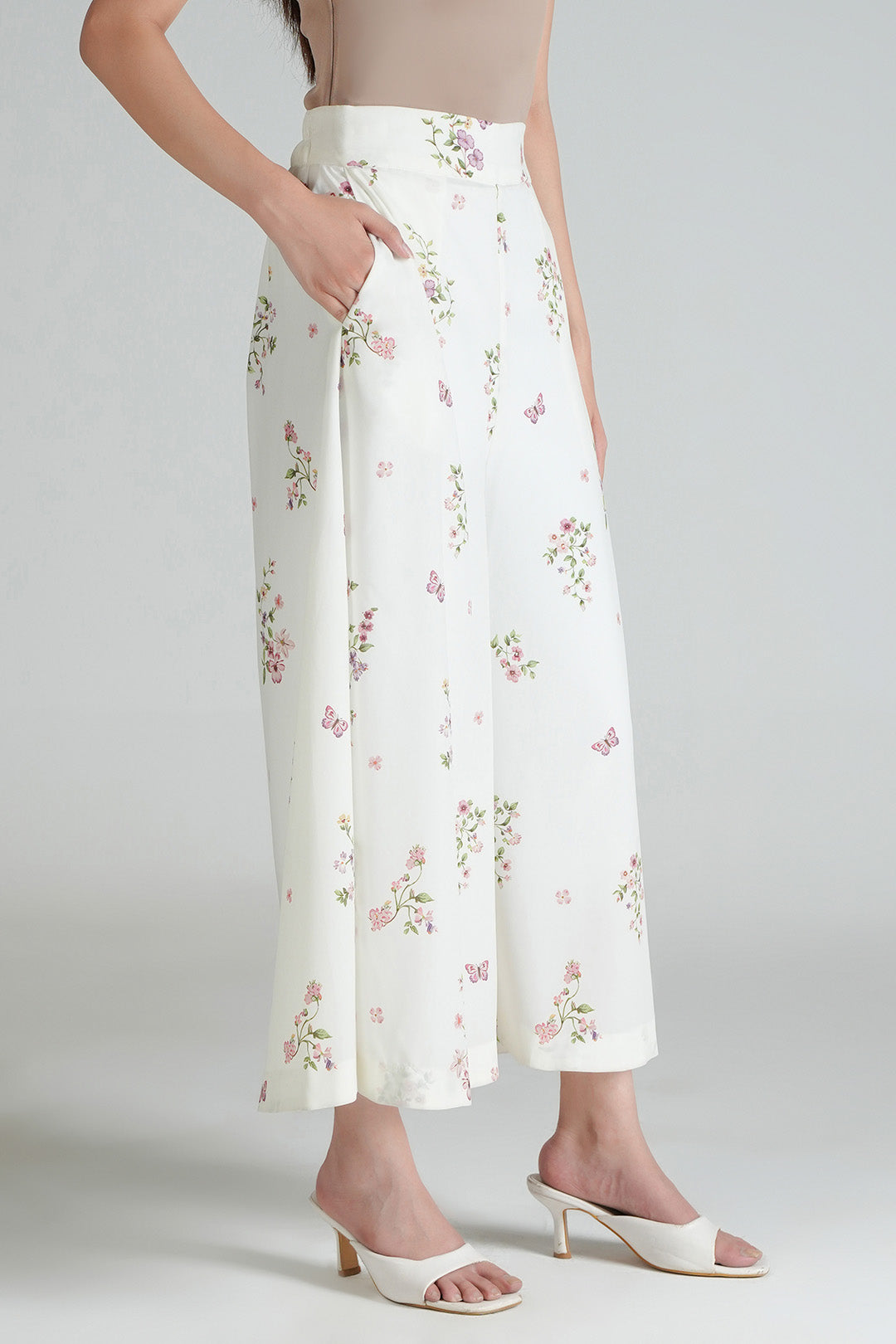 https://cdn.shopify.com/s/files/1/0611/8585/1568/files/W.SS26.489.P-1.jpg?v=1781243661