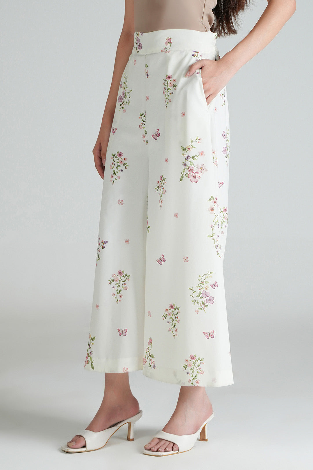 https://cdn.shopify.com/s/files/1/0611/8585/1568/files/W.SS26.489.P-2.jpg?v=1781243661