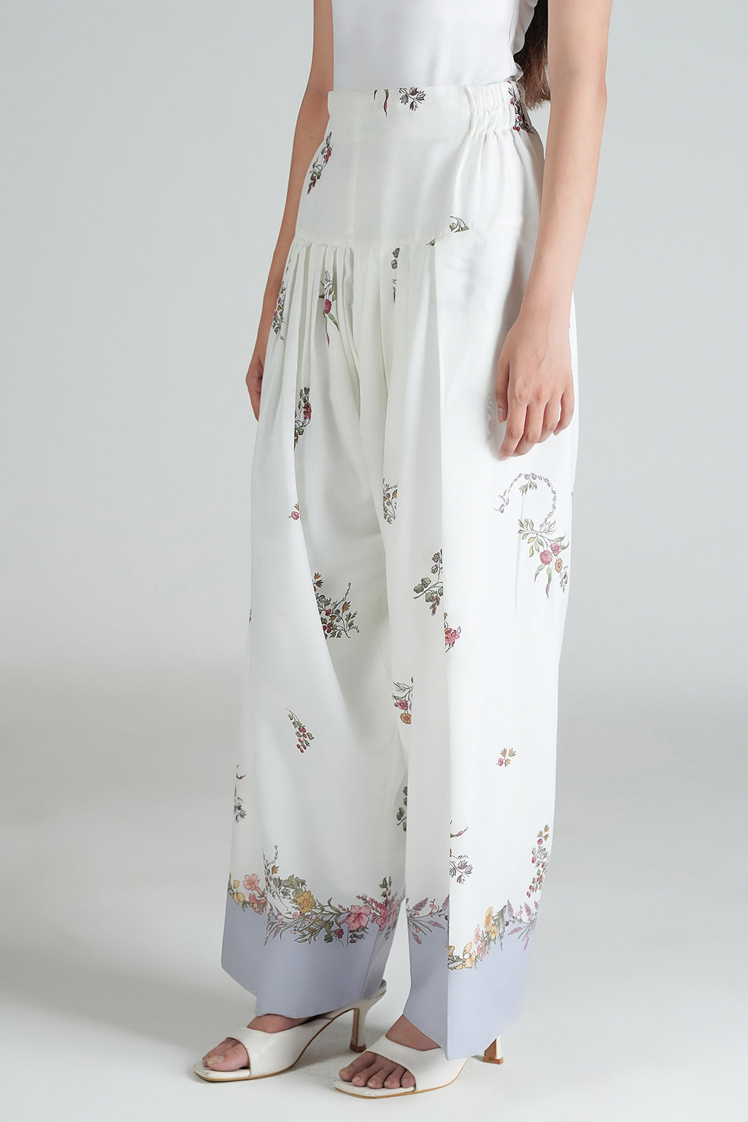 Kaviel Shalwar