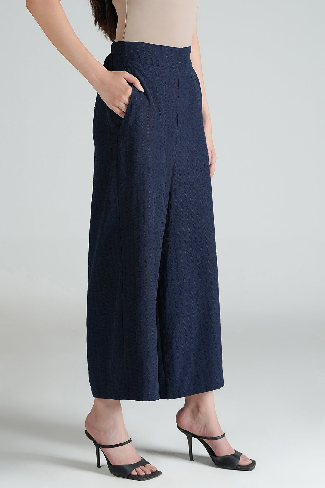 https://cdn.shopify.com/s/files/1/0611/8585/1568/files/W.SS26.511.P-1.jpg?v=1781243737