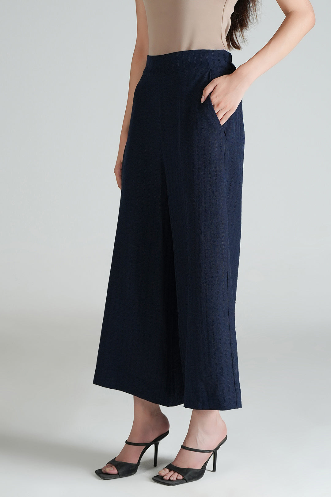 https://cdn.shopify.com/s/files/1/0611/8585/1568/files/W.SS26.511.P-2.jpg?v=1781243738