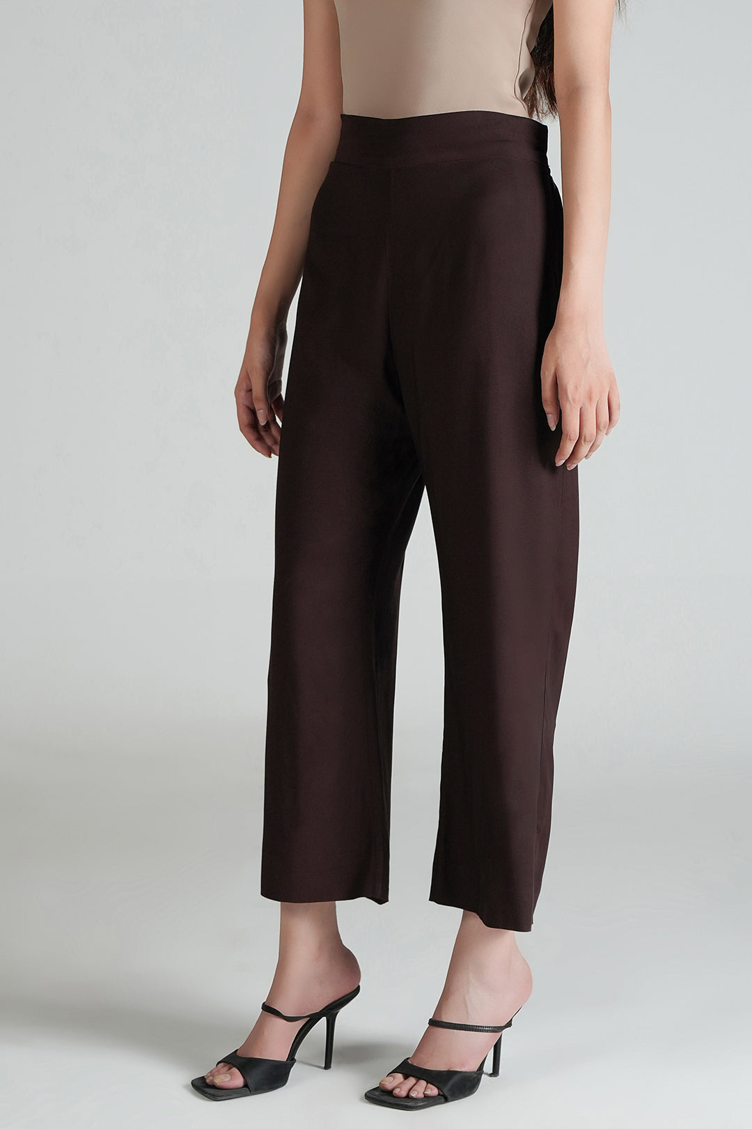 https://cdn.shopify.com/s/files/1/0611/8585/1568/files/W.SS26.556.P-2.jpg?v=1781243797