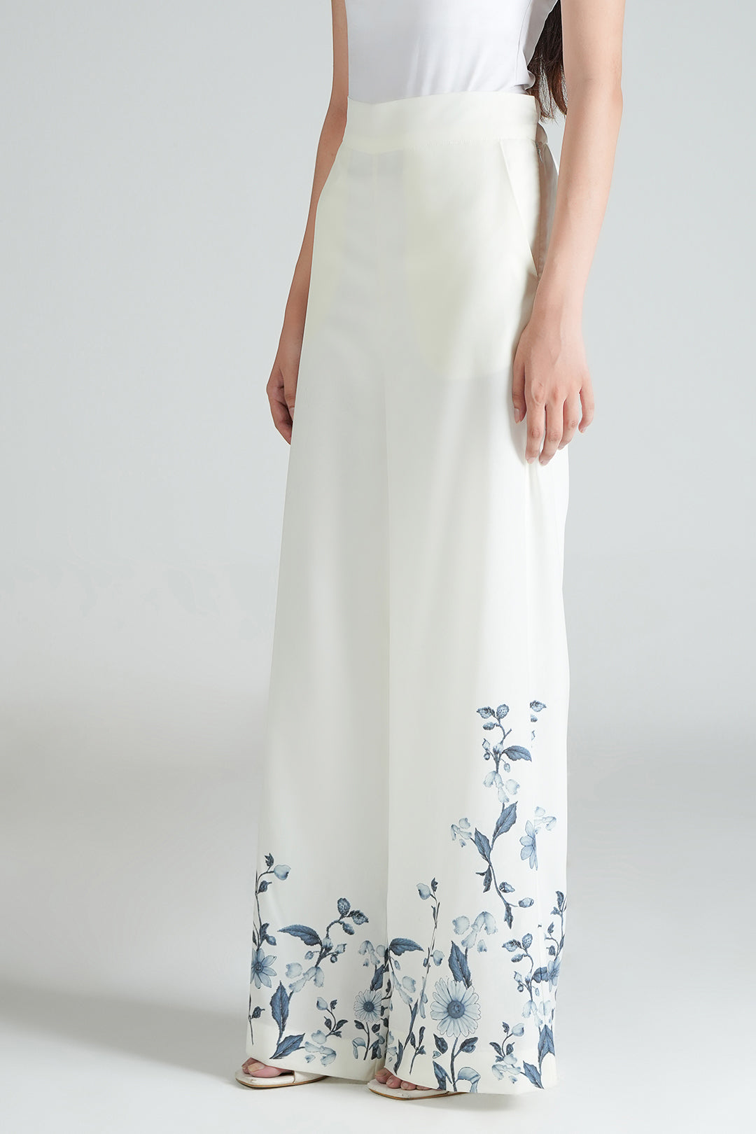 https://cdn.shopify.com/s/files/1/0611/8585/1568/files/W.SS26.574.P-2.jpg?v=1781243843