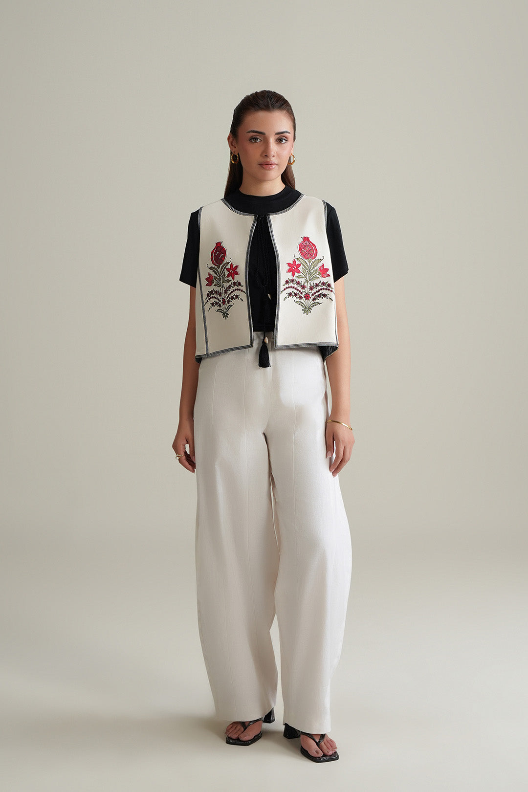 Veyra Vest
