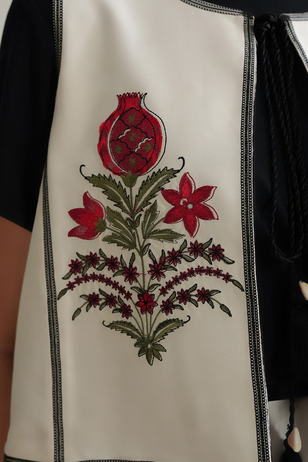 Veyra Vest