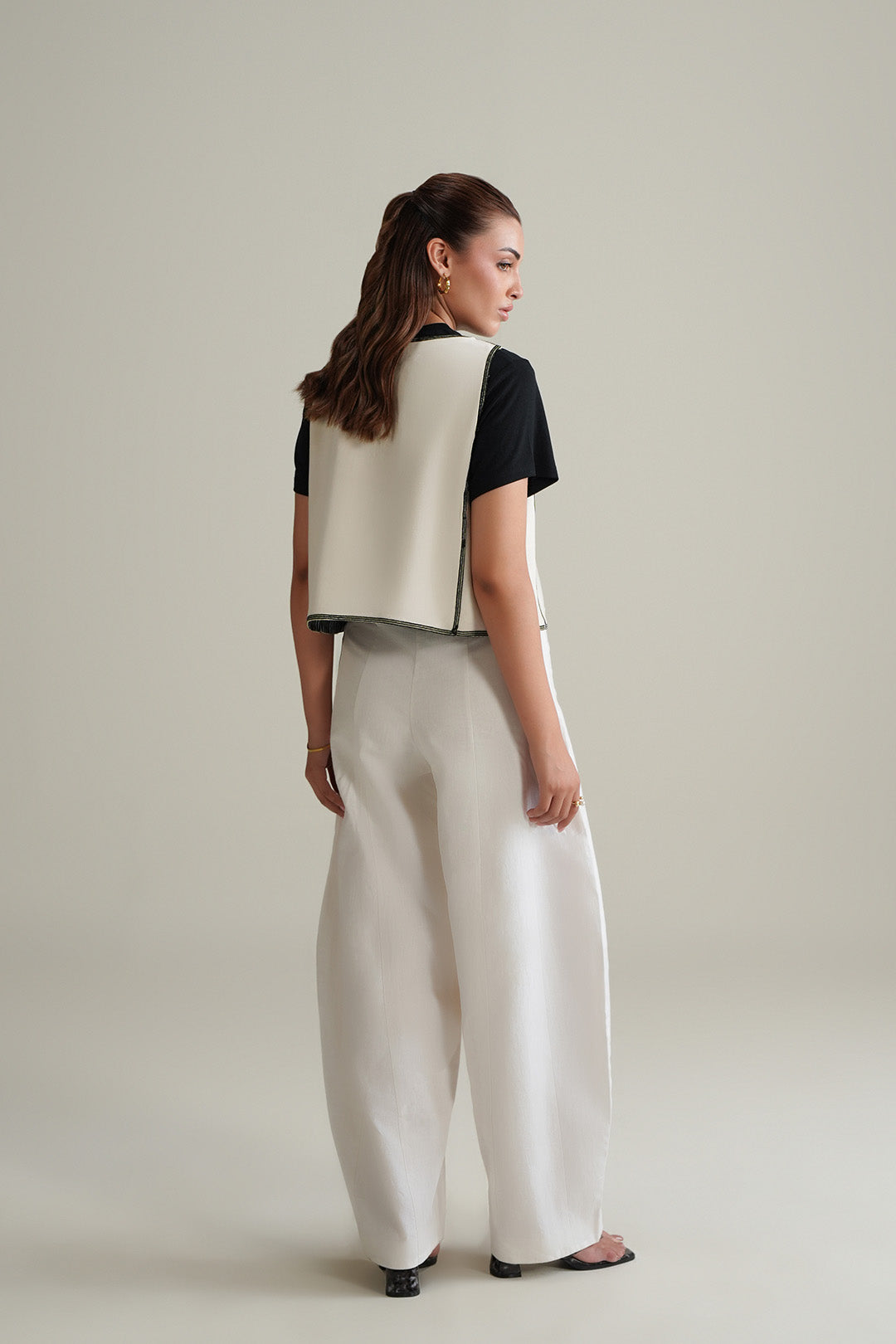 Veyra Vest