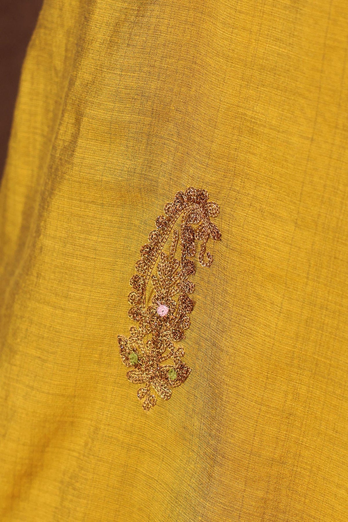Zar Embroidered Set