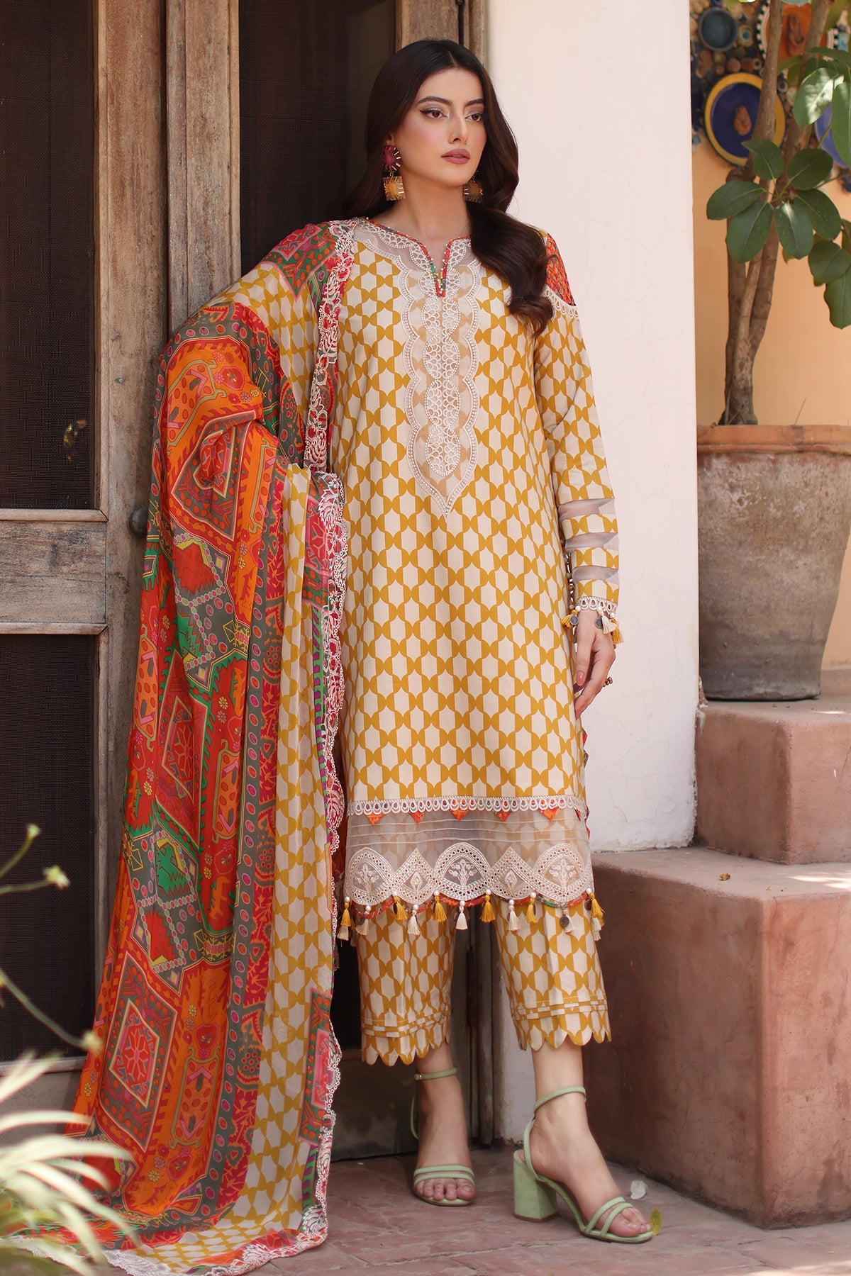 3-PC Unstitched Embroidered Lawn RN6-09