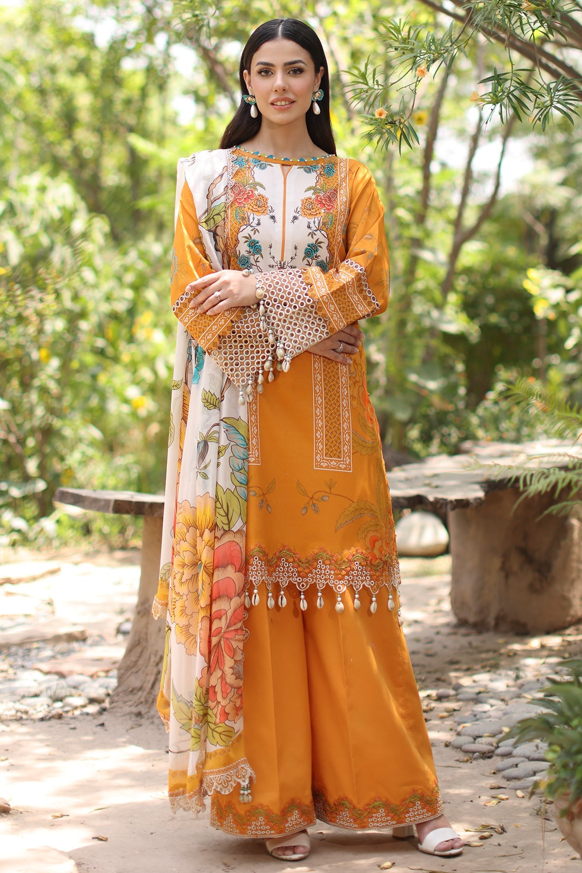 3-PC Unstitched Embroidered Lawn Collection IN6-09