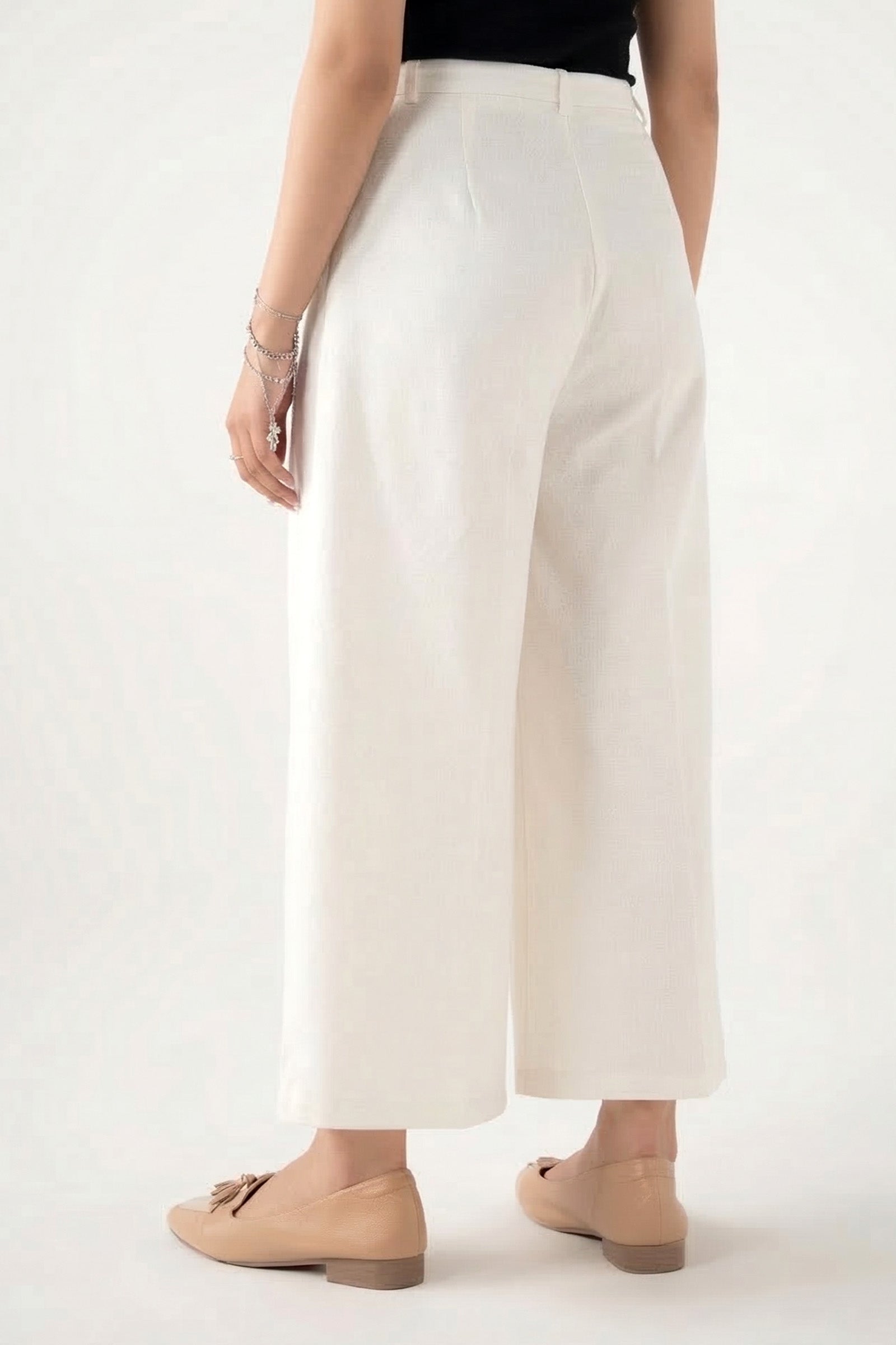 Essential Pleated Pants