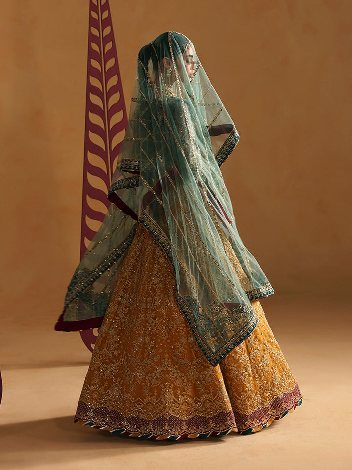 Gulaal – Zoia Style