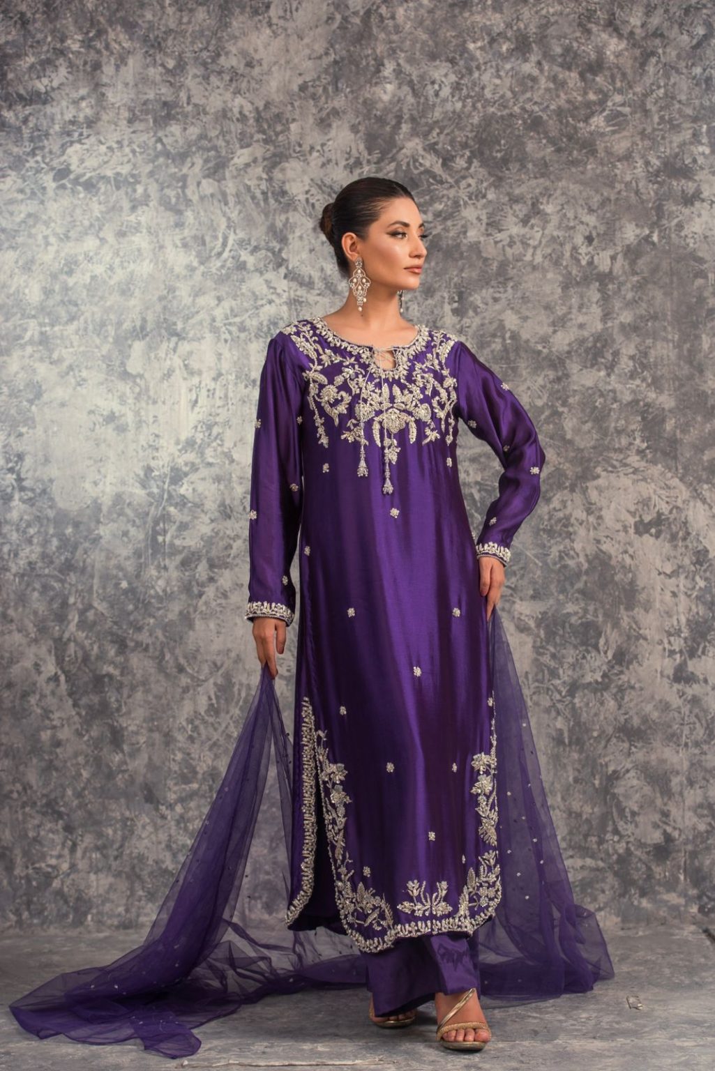 Sehrish Nadeem – Amira Style