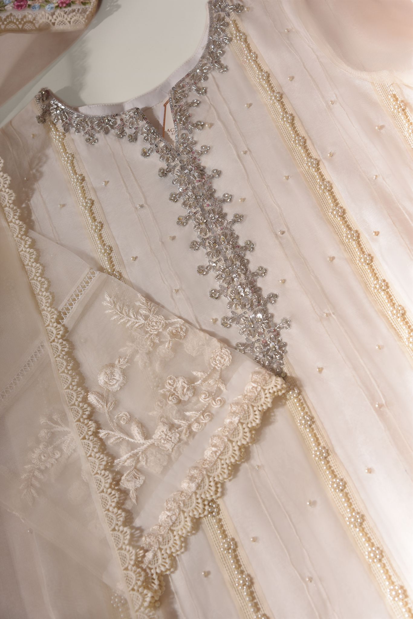 Charmante Ivory
