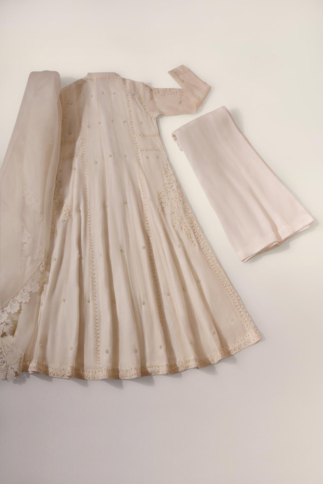 Sumi Ivory
