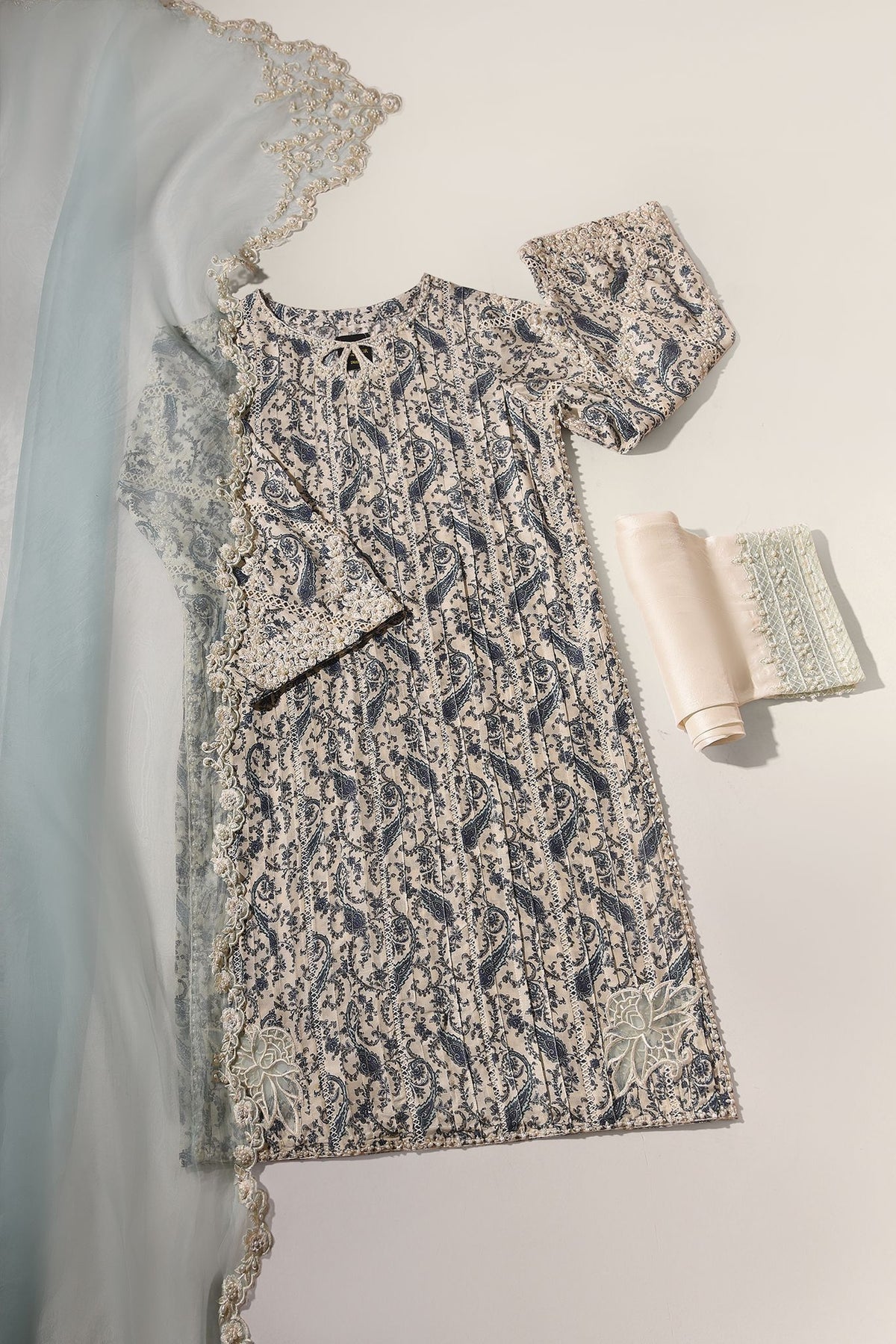 Paisley Amore