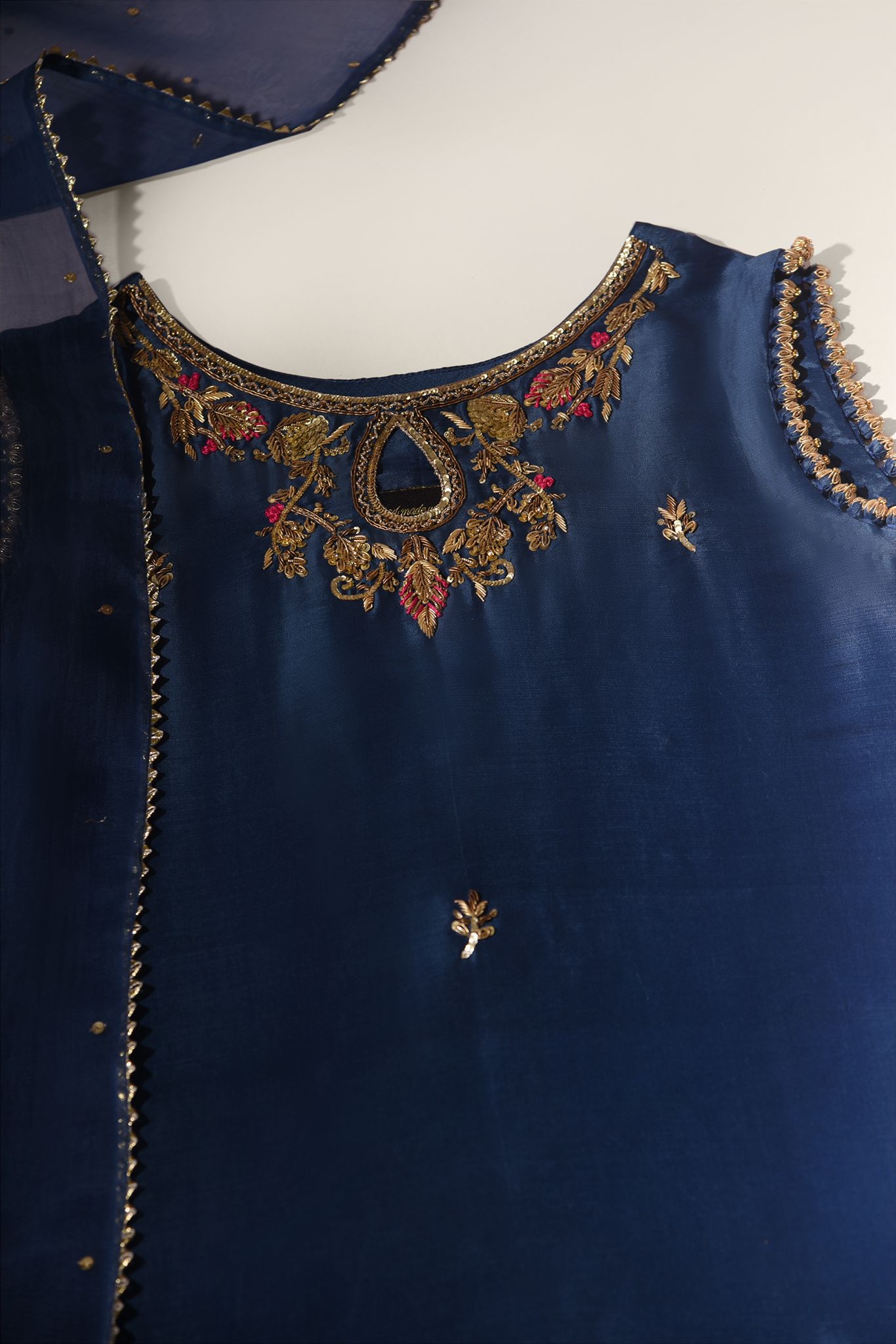 Niru Navy Blue