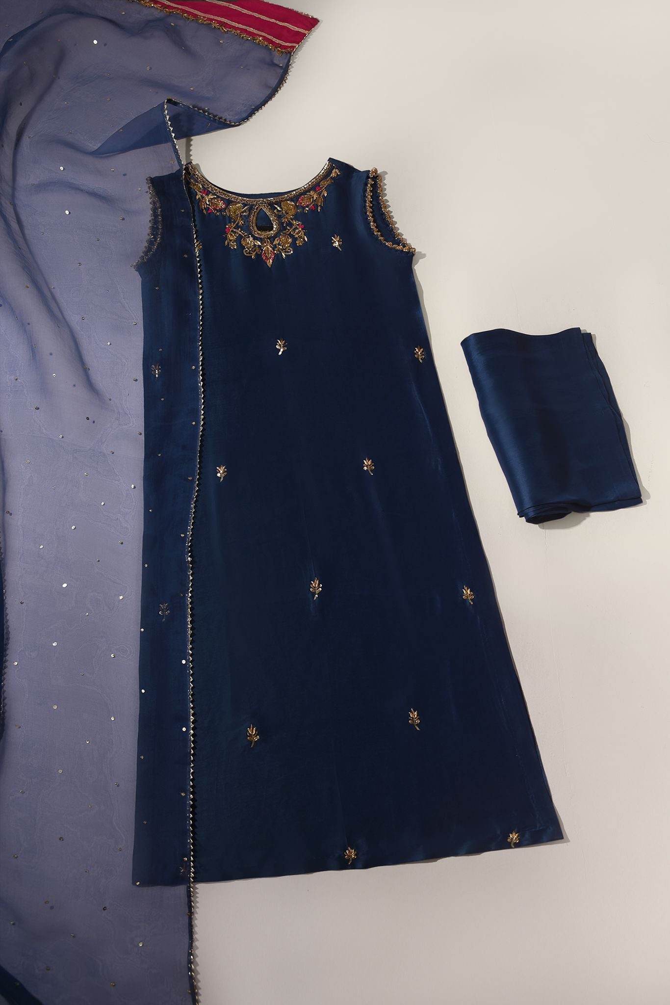 Niru Navy Blue