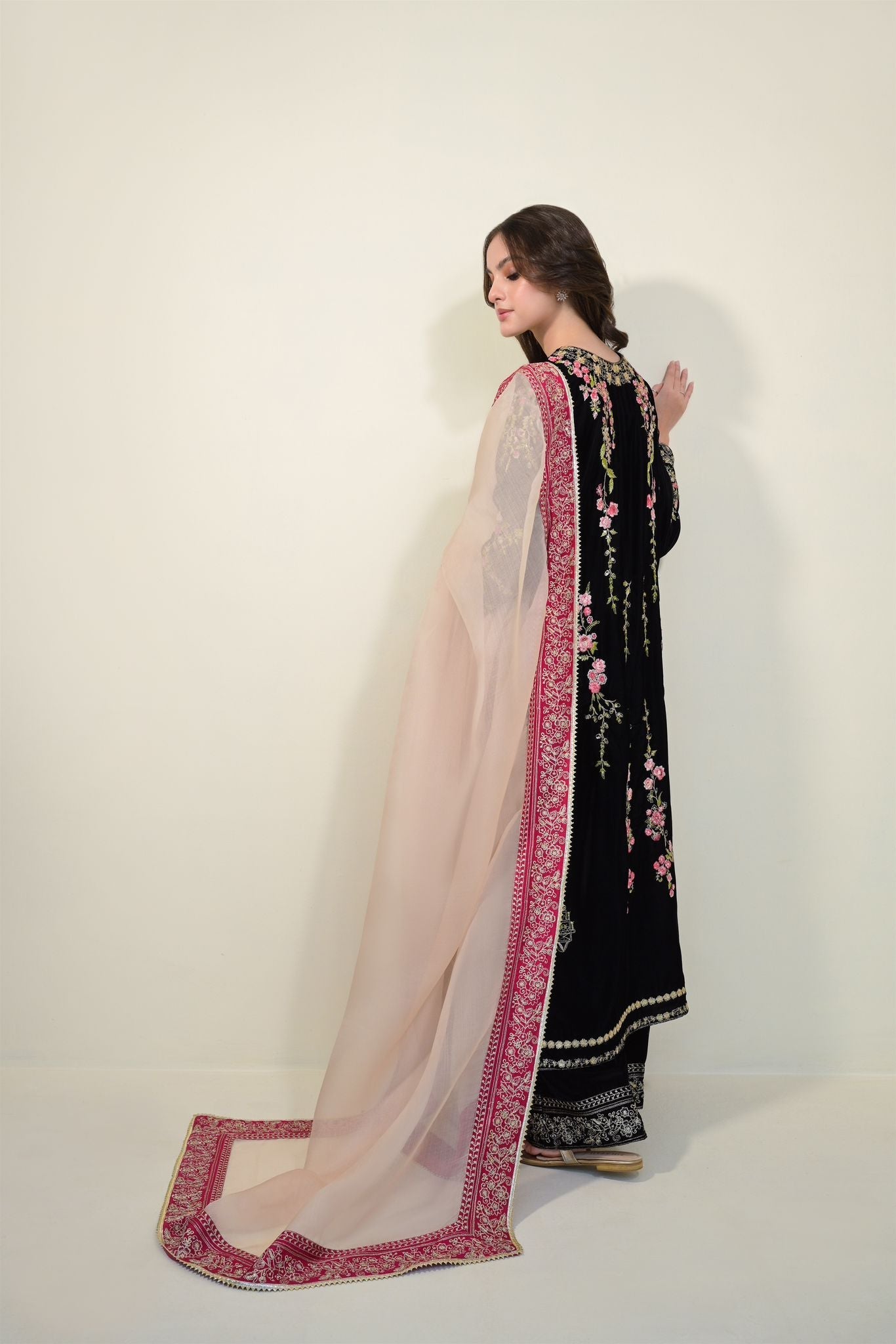 Black Velvet Mahnoor
