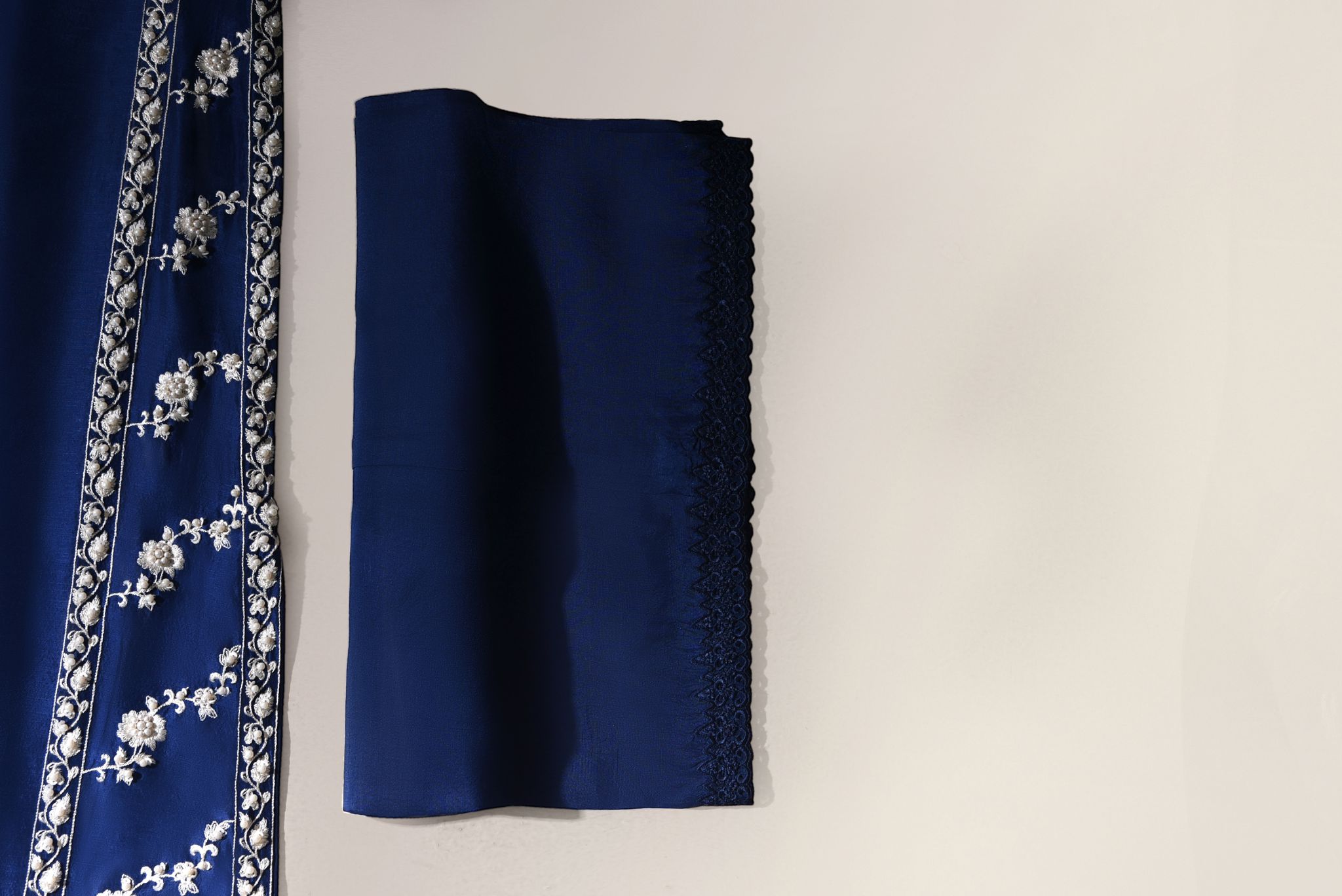 Navy blue Miraal
