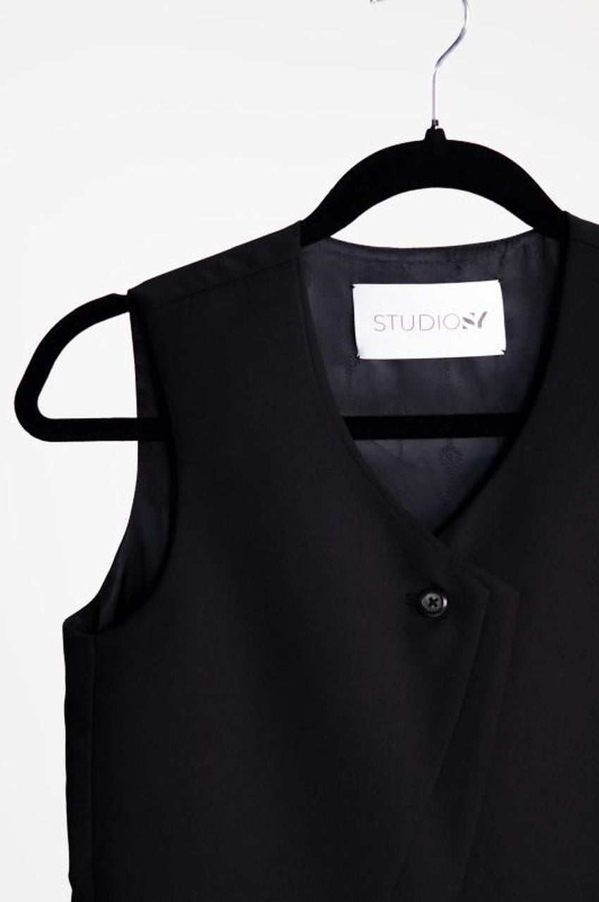 Everyday Vestige - Black Wrap