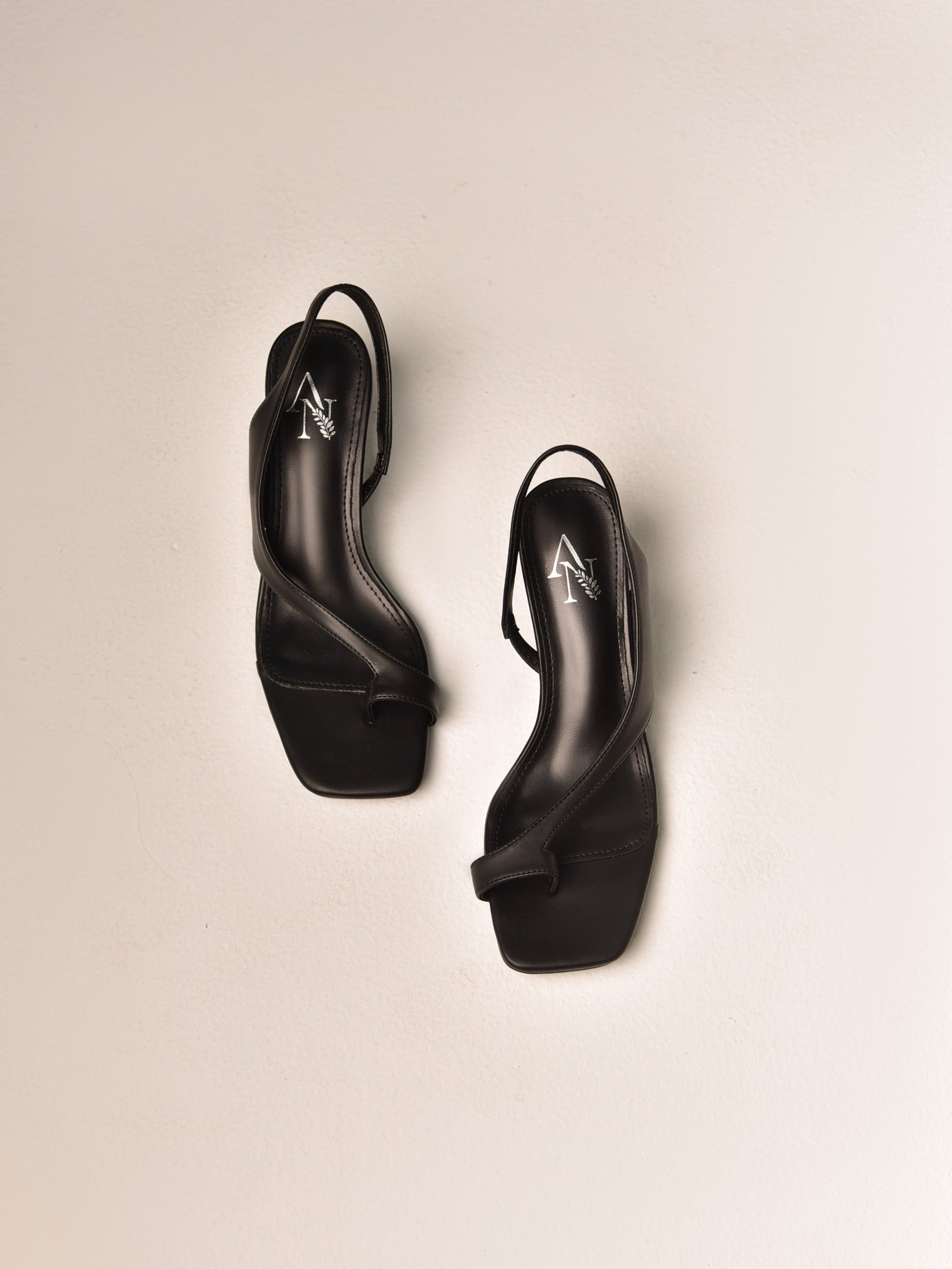 Noir Heels FW00101