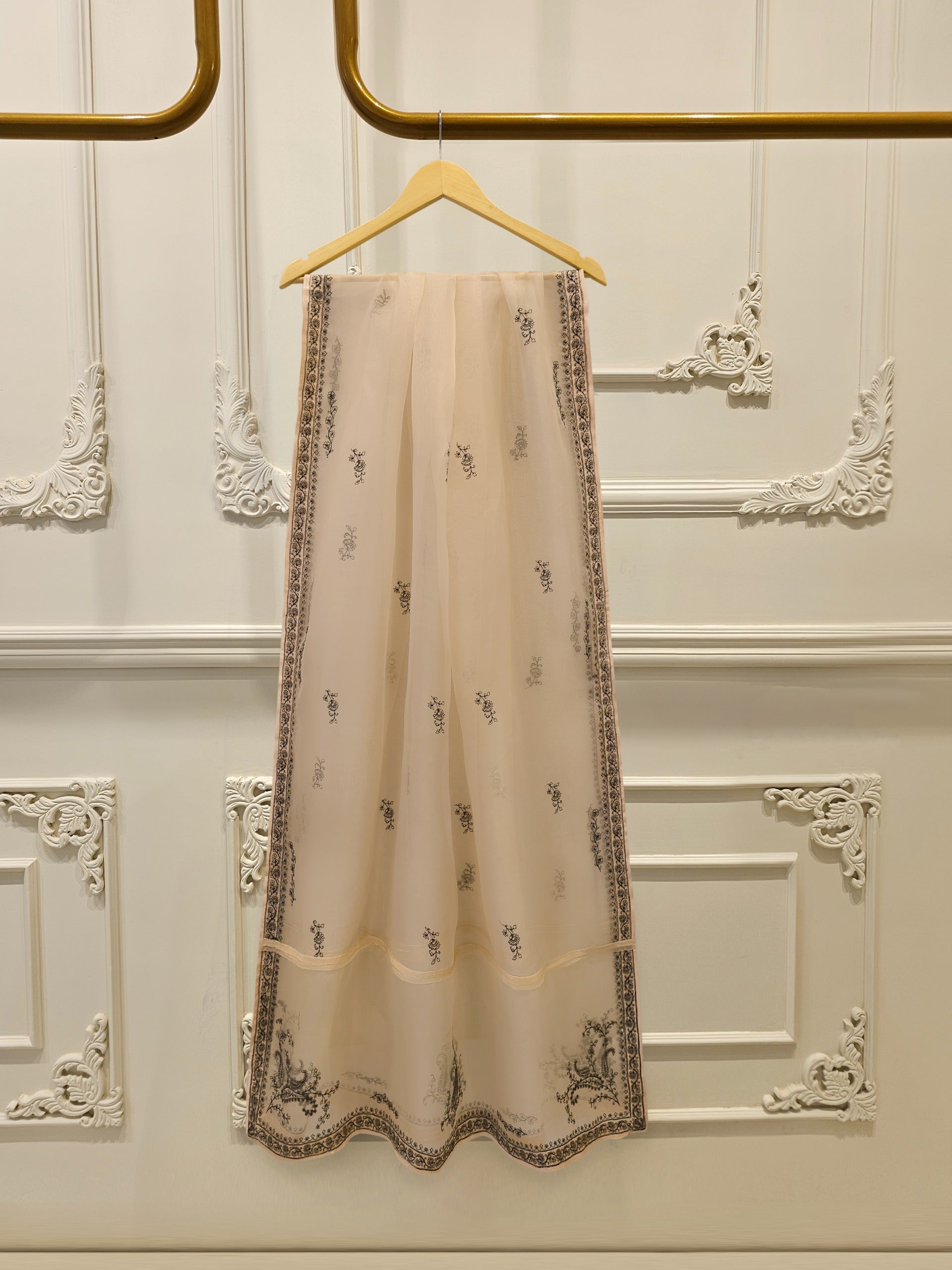 3 Piece- Pure Sheesha Silk Embroidered Suit S114239