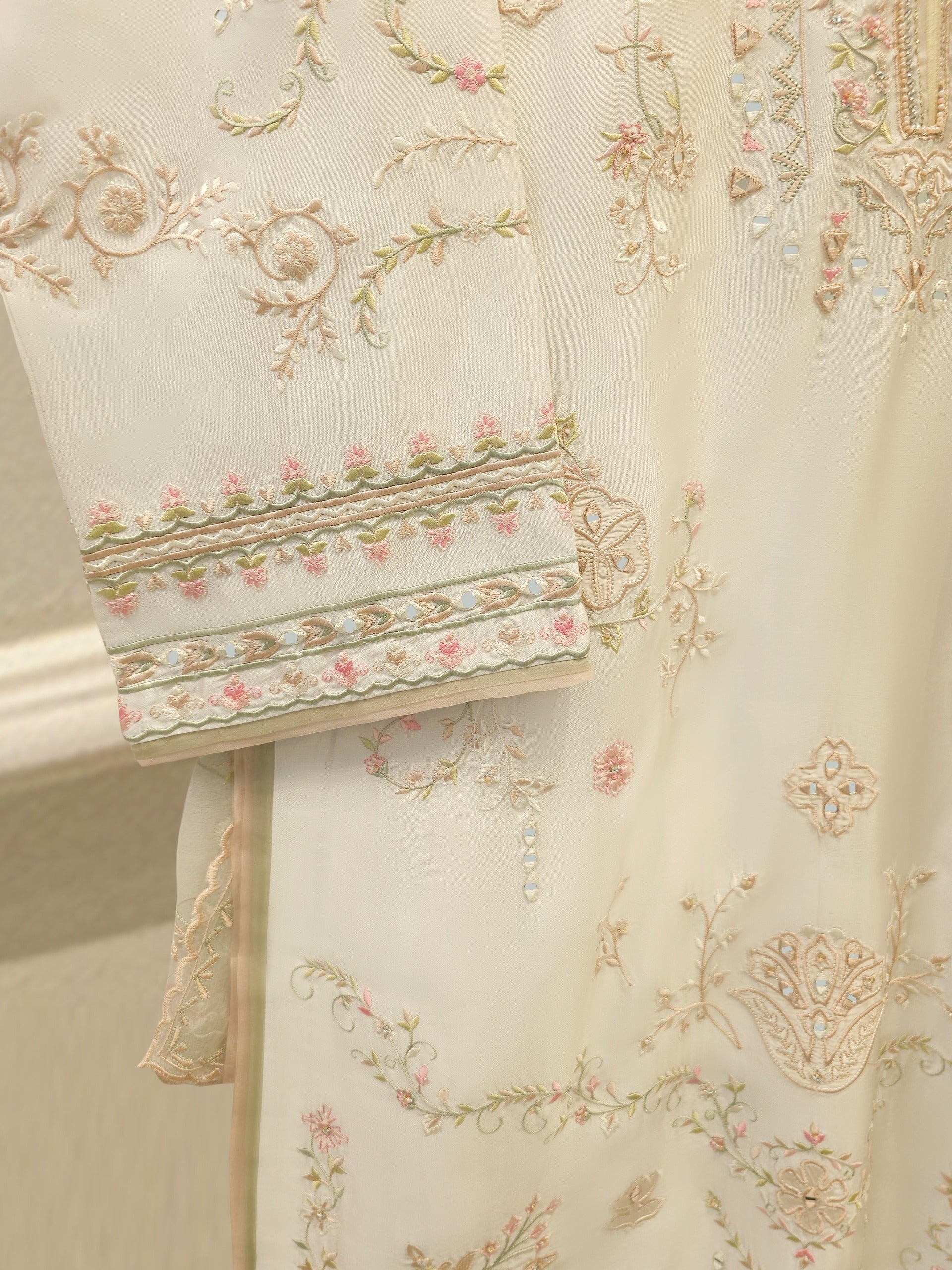 3 Piece- Pure Sheesha Silk Embroidered Suit S114251