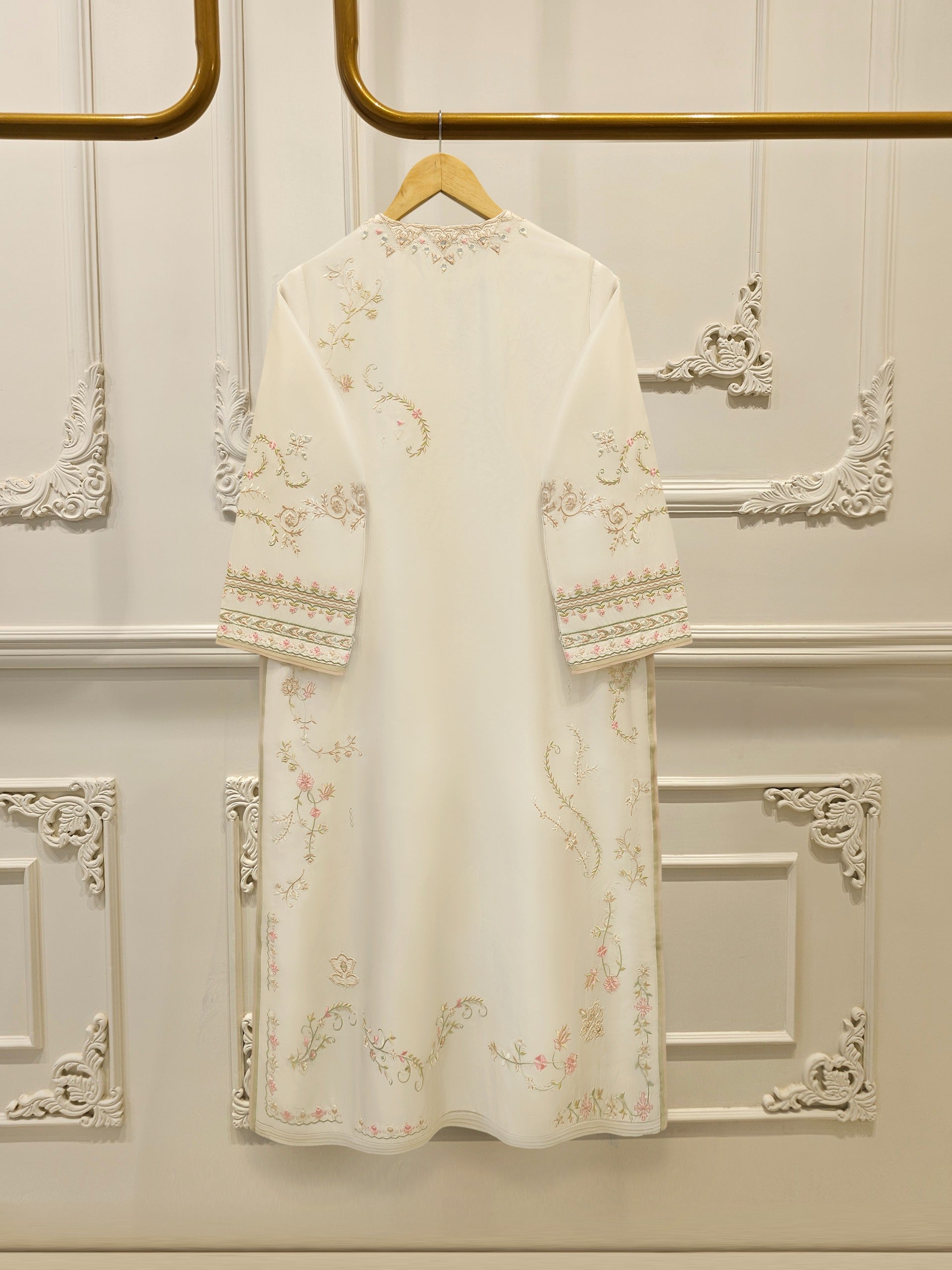 3 Piece- Pure Sheesha Silk Embroidered Suit S114251