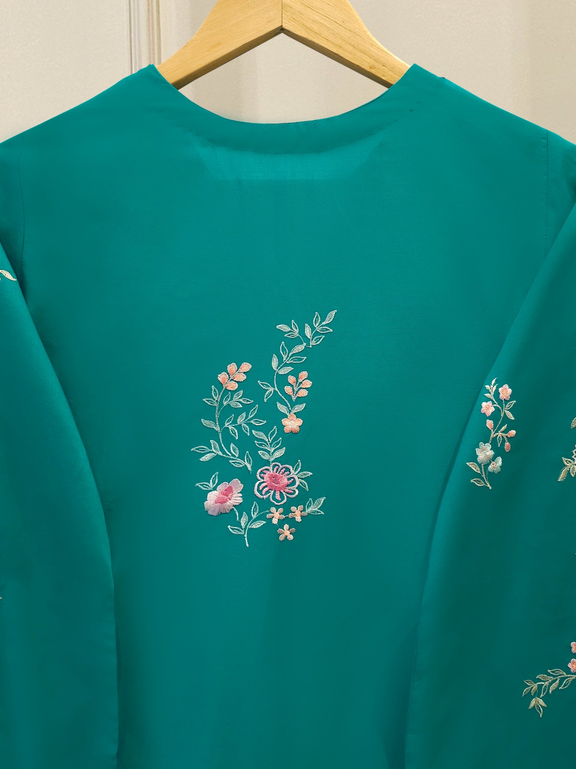 3 Piece - Embroidered Cambric Suit S114636