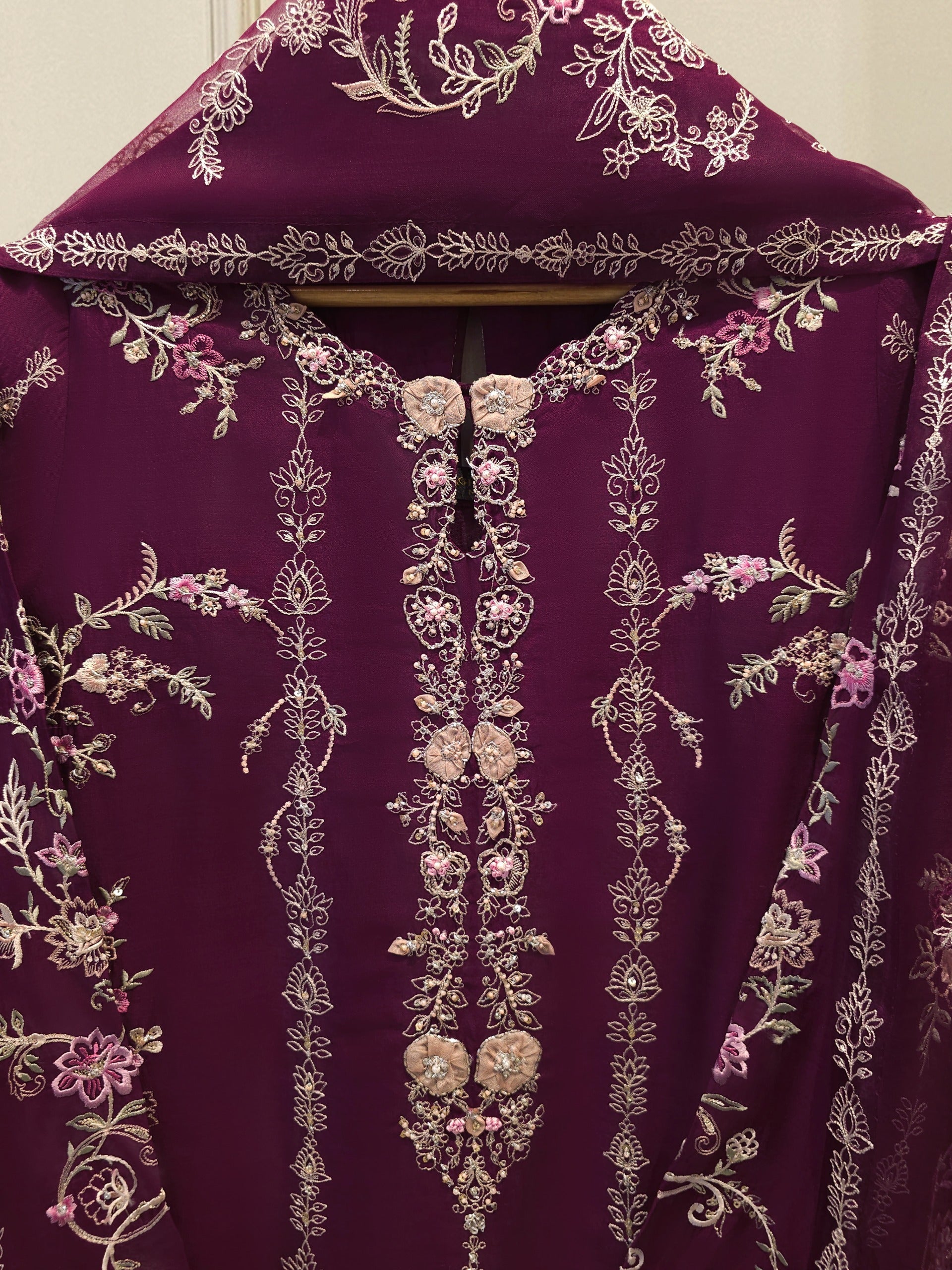 3 Piece - Pure Khaddi Silk Embroidered Suit S114652