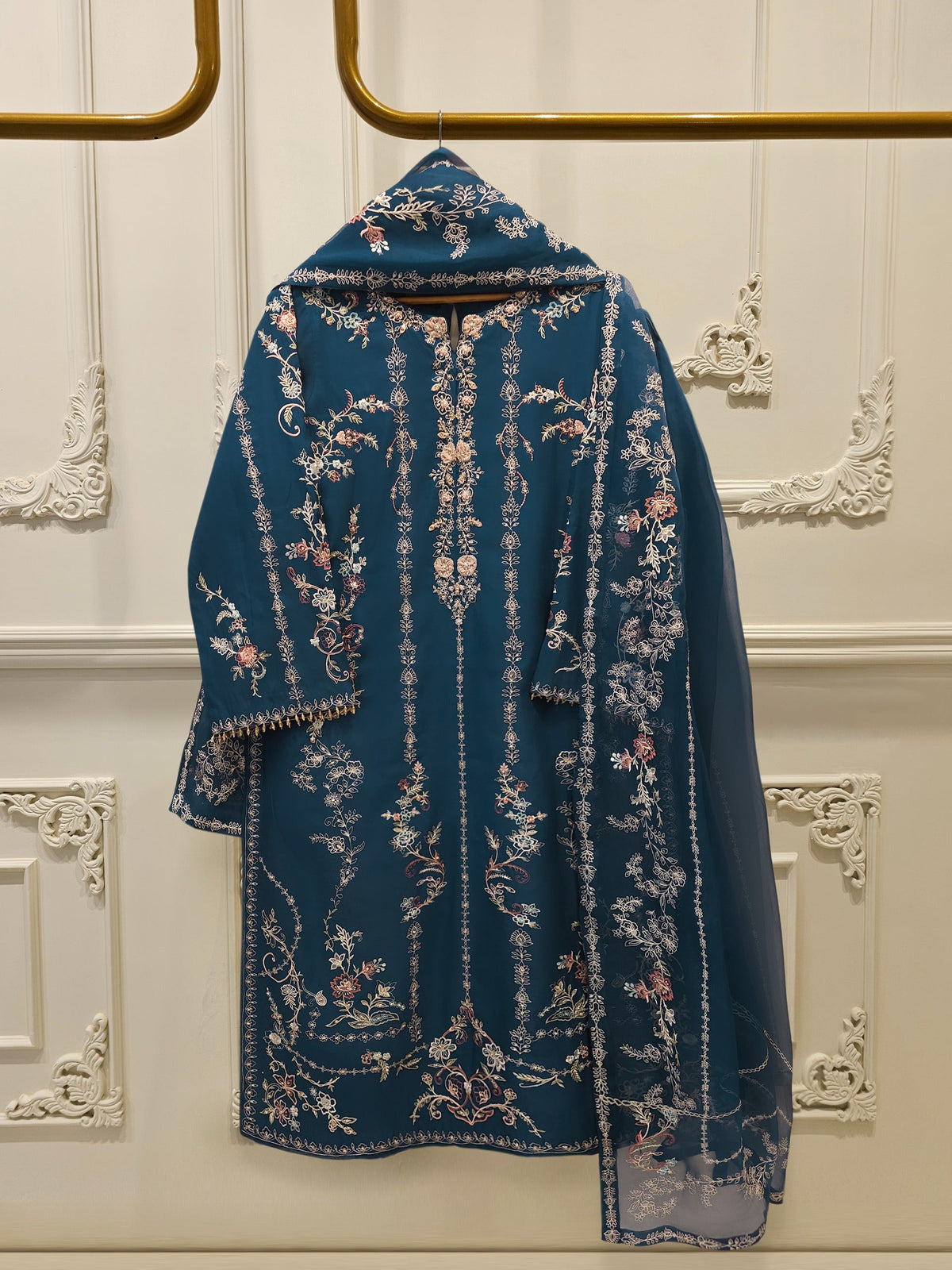 3 Piece - Pure Khaddi Silk Embroidered Suit S114823