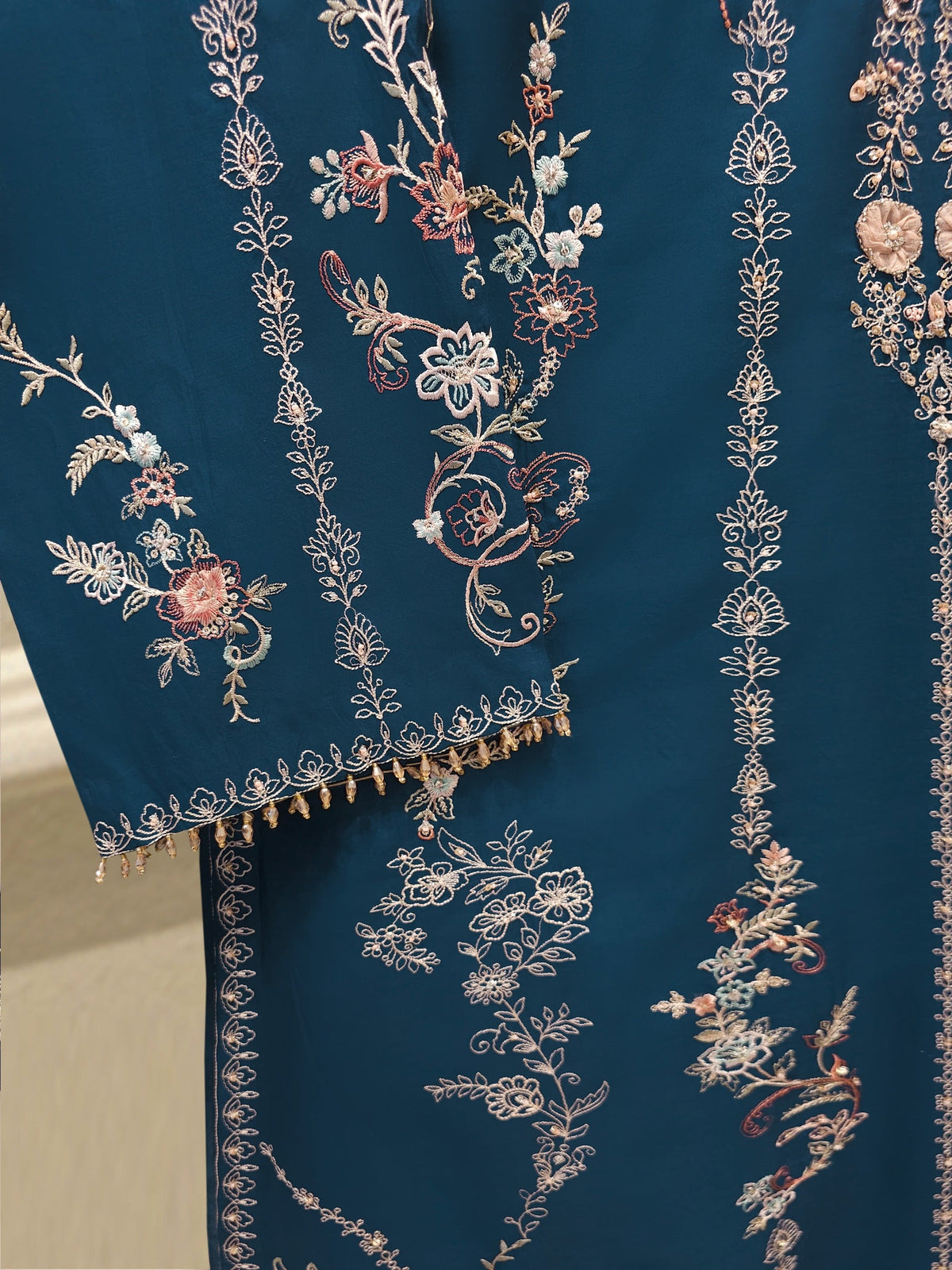 3 Piece - Pure Khaddi Silk Embroidered Suit S114823